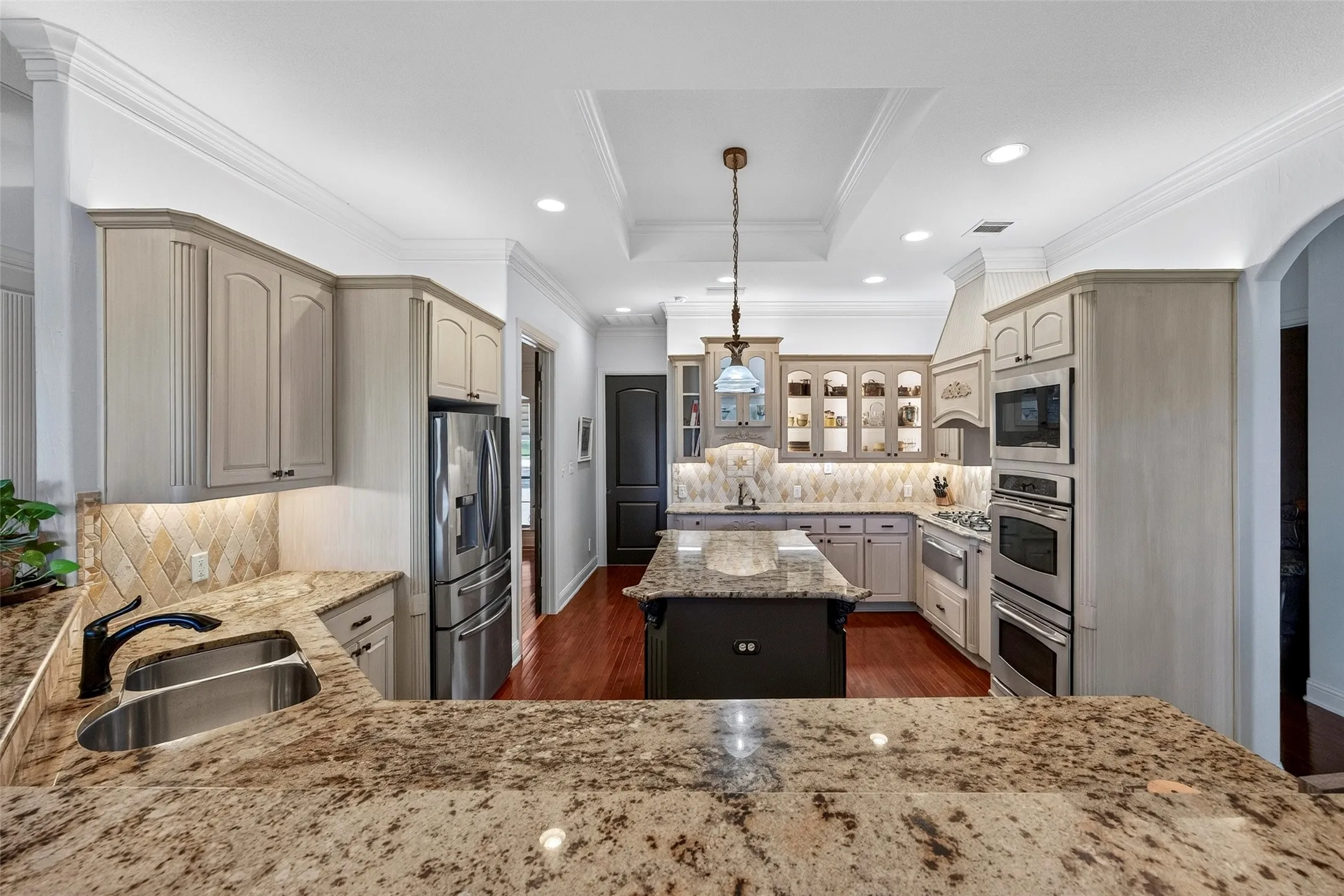 Double ovens, warming drawer