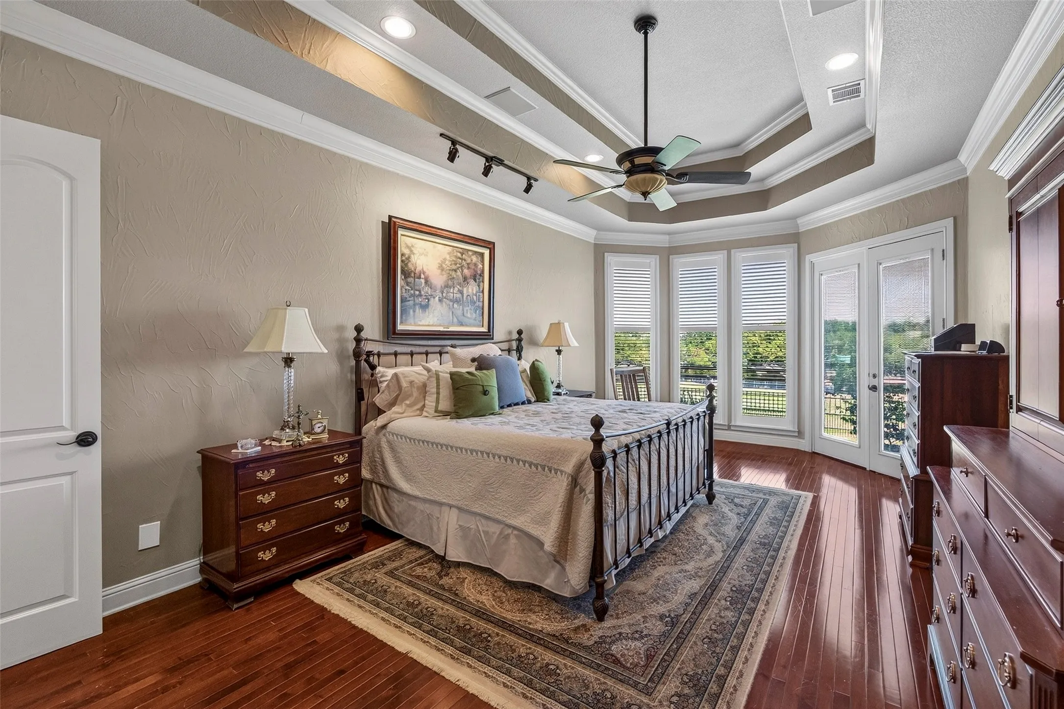 Single Family Residence For Sale in Tarrant County , 4457 Fairway View Drive, Fort Worth, Texas 76008, 4 Bedroom, 3 Bathroom, 2 Garage spaces, 3,088 Sqft, built in 2006, mls#21355602, Real Estate Agent in Fort Worth, Homes For Sale in Tarrant county, Homes For Sale in Fort Worth, Realtor in Fort Worth Texas, Real Estate Brokerage Independent Realty Texas, Luminita Cordes Realtor