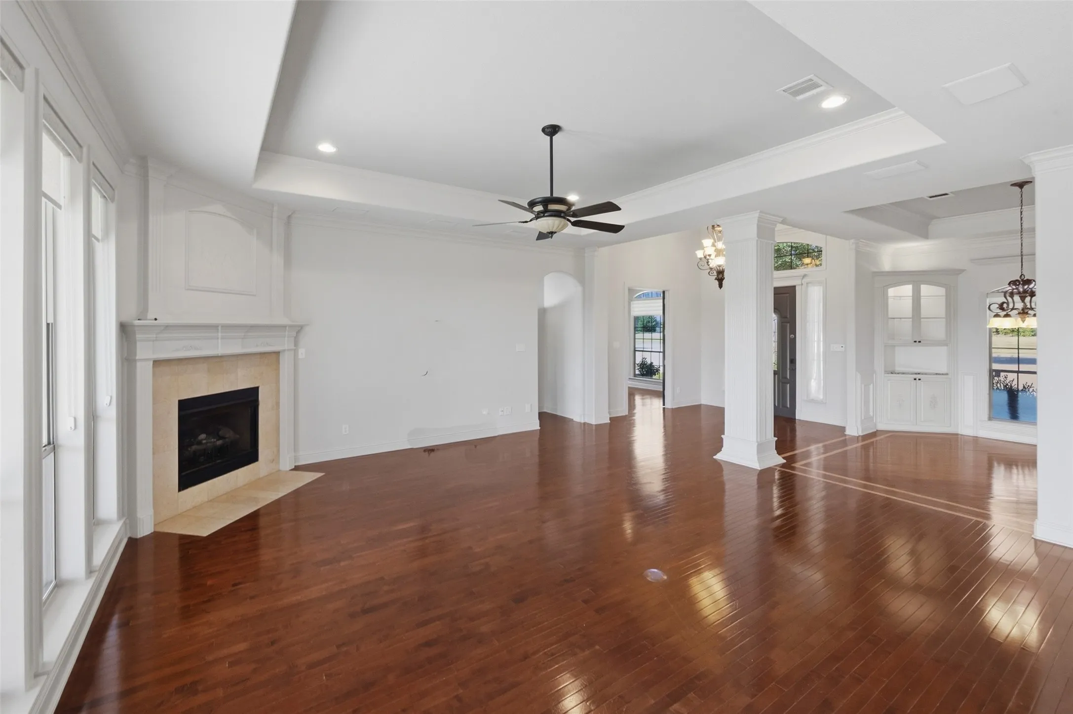 Single Family Residence For Sale in Tarrant County , 4457 Fairway View Drive, Fort Worth, Texas 76008, 4 Bedroom, 3 Bathroom, 2 Garage spaces, 3,088 Sqft, built in 2006, mls#21355602, Real Estate Agent in Fort Worth, Homes For Sale in Tarrant county, Homes For Sale in Fort Worth, Realtor in Fort Worth Texas, Real Estate Brokerage Independent Realty Texas, Luminita Cordes Realtor