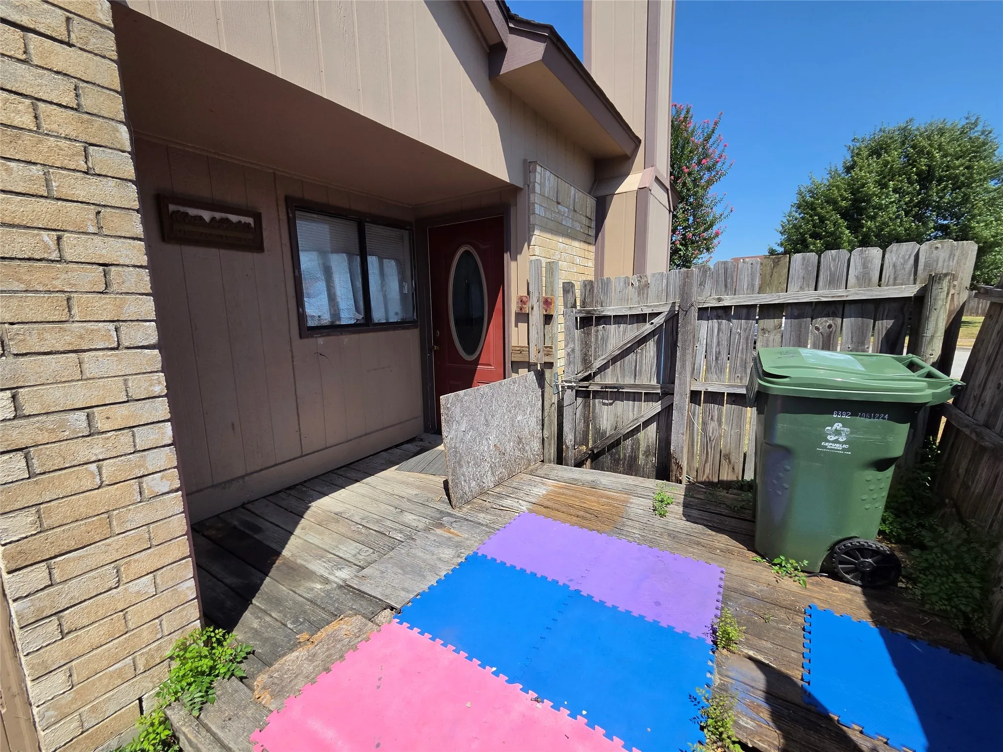 Single Family Residence For Sale in Tarrant County , 2502 E Timberview Lane, Arlington, Texas 76014, 2 Bedroom, 2 Bathroom, Garage spaces, 1,162 Sqft, built in 1982, mls#21357468, Real Estate Agent in Arlington, Homes For Sale in Tarrant county, Homes For Sale in Arlington, Realtor in Arlington Texas, Real Estate Brokerage Independent Realty Texas, Luminita Cordes Realtor