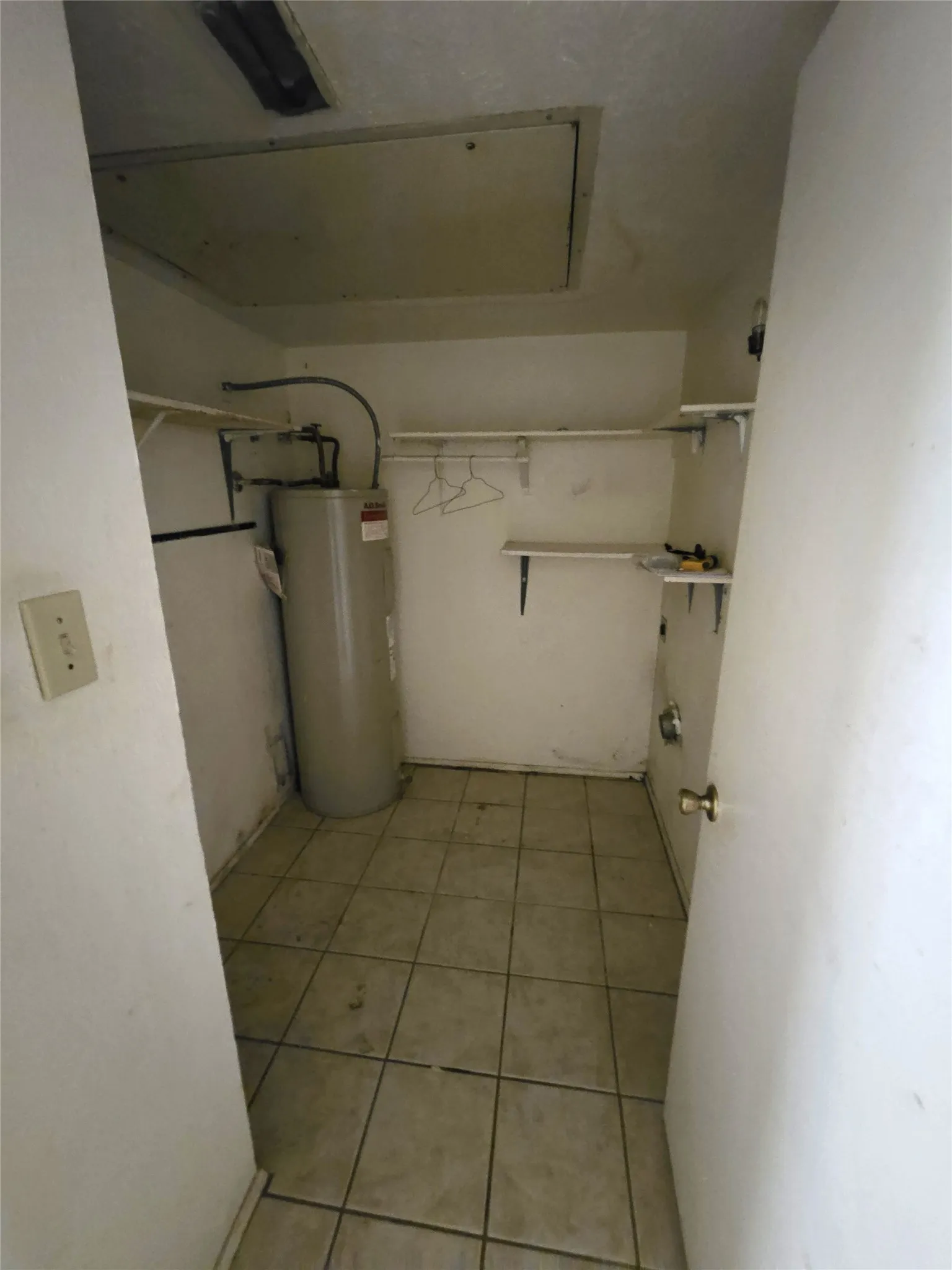 Single Family Residence For Sale in Tarrant County , 2502 E Timberview Lane, Arlington, Texas 76014, 2 Bedroom, 2 Bathroom, Garage spaces, 1,162 Sqft, built in 1982, mls#21357468, Real Estate Agent in Arlington, Homes For Sale in Tarrant county, Homes For Sale in Arlington, Realtor in Arlington Texas, Real Estate Brokerage Independent Realty Texas, Luminita Cordes Realtor