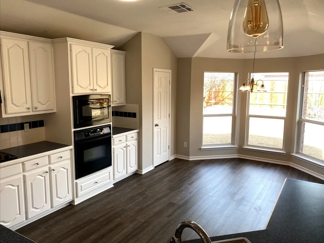 Kitchen with breakfast nook