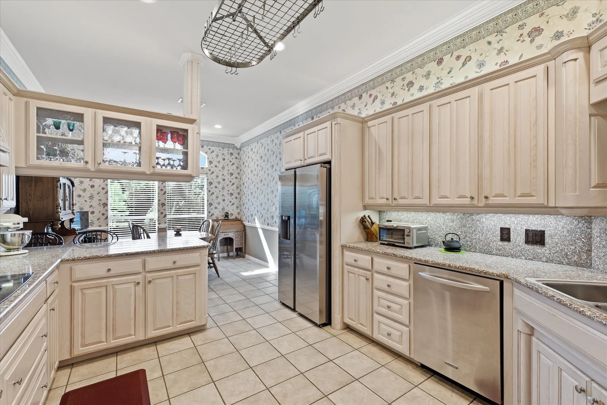 Single Family Residence For Sale in Parker County , 144 Saddle Brook Drive, Hudson Oaks, Texas 76087, 4 Bedroom, 3 Bathroom, 3 Garage spaces, 2,339 Sqft, built in 1997, mls#21356858, Real Estate Agent in Hudson Oaks, Homes For Sale in Parker county, Homes For Sale in Hudson Oaks, Realtor in Hudson Oaks Texas, Real Estate Brokerage Independent Realty Texas, Luminita Cordes Realtor