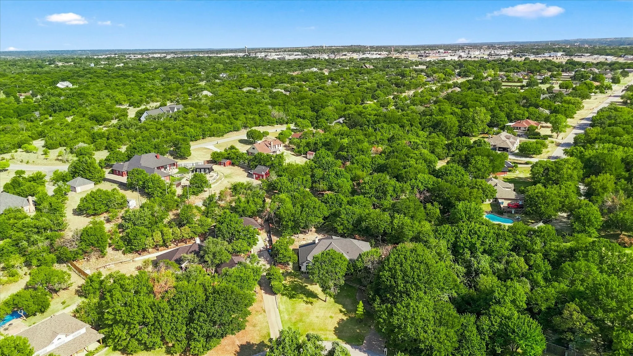 Single Family Residence For Sale in Parker County , 144 Saddle Brook Drive, Hudson Oaks, Texas 76087, 4 Bedroom, 3 Bathroom, 3 Garage spaces, 2,339 Sqft, built in 1997, mls#21356858, Real Estate Agent in Hudson Oaks, Homes For Sale in Parker county, Homes For Sale in Hudson Oaks, Realtor in Hudson Oaks Texas, Real Estate Brokerage Independent Realty Texas, Luminita Cordes Realtor