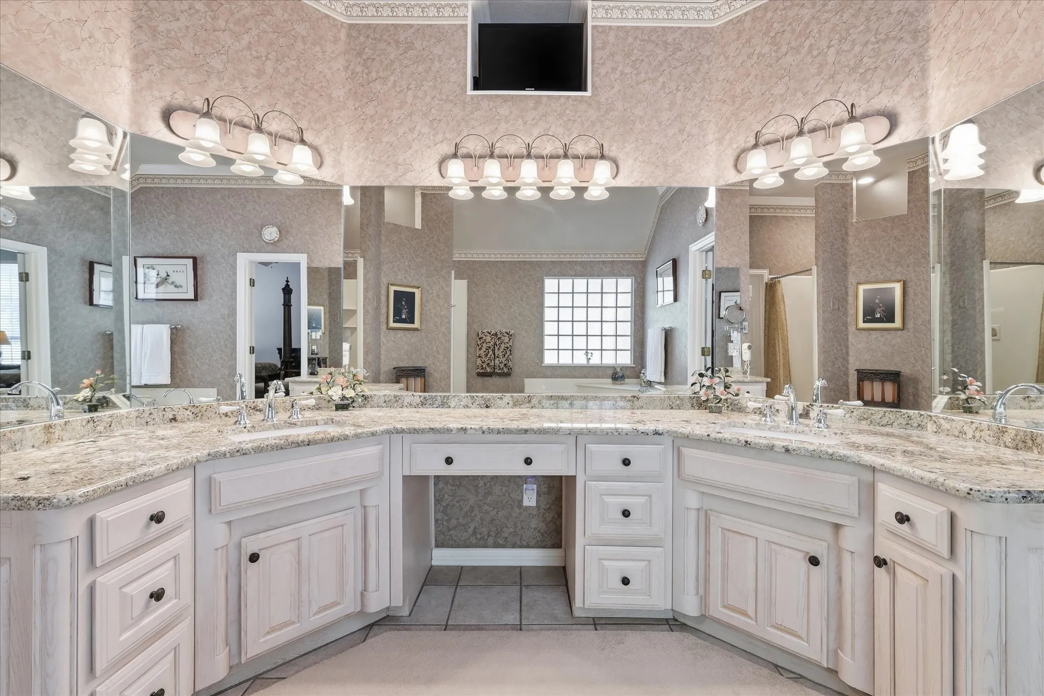 Single Family Residence For Sale in Parker County , 144 Saddle Brook Drive, Hudson Oaks, Texas 76087, 4 Bedroom, 3 Bathroom, 3 Garage spaces, 2,339 Sqft, built in 1997, mls#21356858, Real Estate Agent in Hudson Oaks, Homes For Sale in Parker county, Homes For Sale in Hudson Oaks, Realtor in Hudson Oaks Texas, Real Estate Brokerage Independent Realty Texas, Luminita Cordes Realtor
