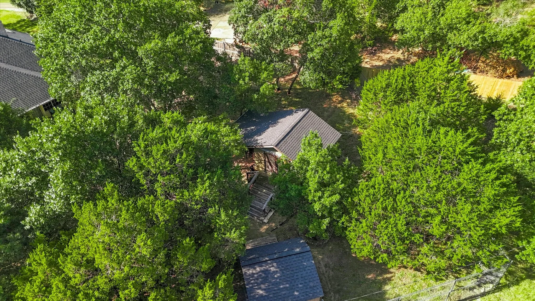 Single Family Residence For Sale in Parker County , 144 Saddle Brook Drive, Hudson Oaks, Texas 76087, 4 Bedroom, 3 Bathroom, 3 Garage spaces, 2,339 Sqft, built in 1997, mls#21356858, Real Estate Agent in Hudson Oaks, Homes For Sale in Parker county, Homes For Sale in Hudson Oaks, Realtor in Hudson Oaks Texas, Real Estate Brokerage Independent Realty Texas, Luminita Cordes Realtor