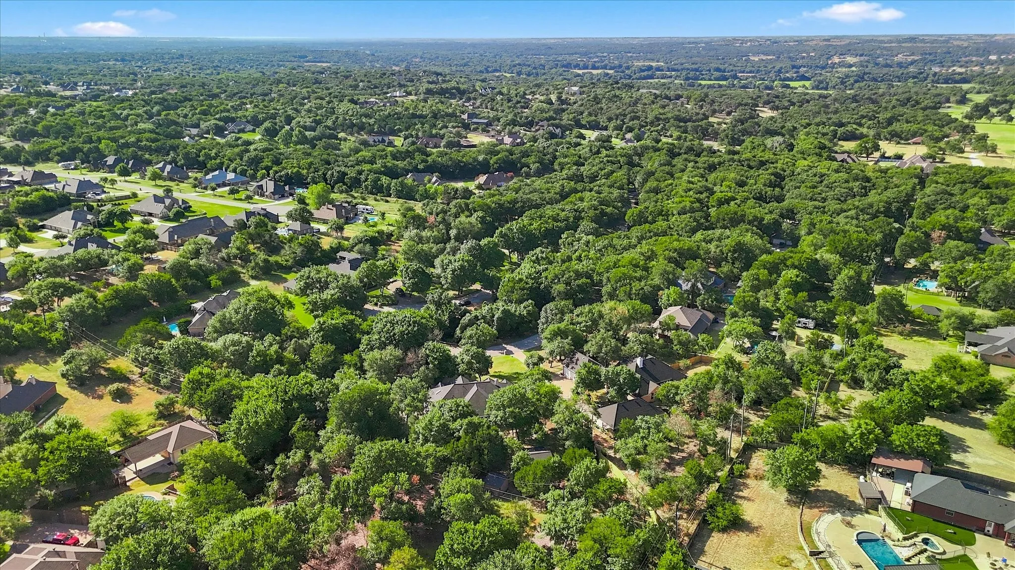 Single Family Residence For Sale in Parker County , 144 Saddle Brook Drive, Hudson Oaks, Texas 76087, 4 Bedroom, 3 Bathroom, 3 Garage spaces, 2,339 Sqft, built in 1997, mls#21356858, Real Estate Agent in Hudson Oaks, Homes For Sale in Parker county, Homes For Sale in Hudson Oaks, Realtor in Hudson Oaks Texas, Real Estate Brokerage Independent Realty Texas, Luminita Cordes Realtor