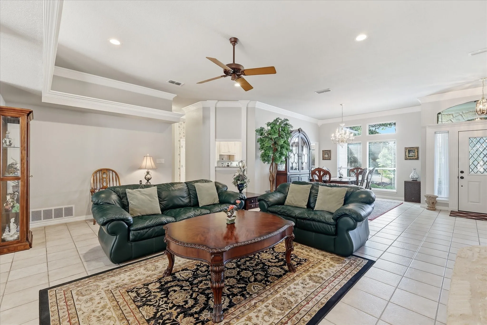 Single Family Residence For Sale in Parker County , 144 Saddle Brook Drive, Hudson Oaks, Texas 76087, 4 Bedroom, 3 Bathroom, 3 Garage spaces, 2,339 Sqft, built in 1997, mls#21356858, Real Estate Agent in Hudson Oaks, Homes For Sale in Parker county, Homes For Sale in Hudson Oaks, Realtor in Hudson Oaks Texas, Real Estate Brokerage Independent Realty Texas, Luminita Cordes Realtor