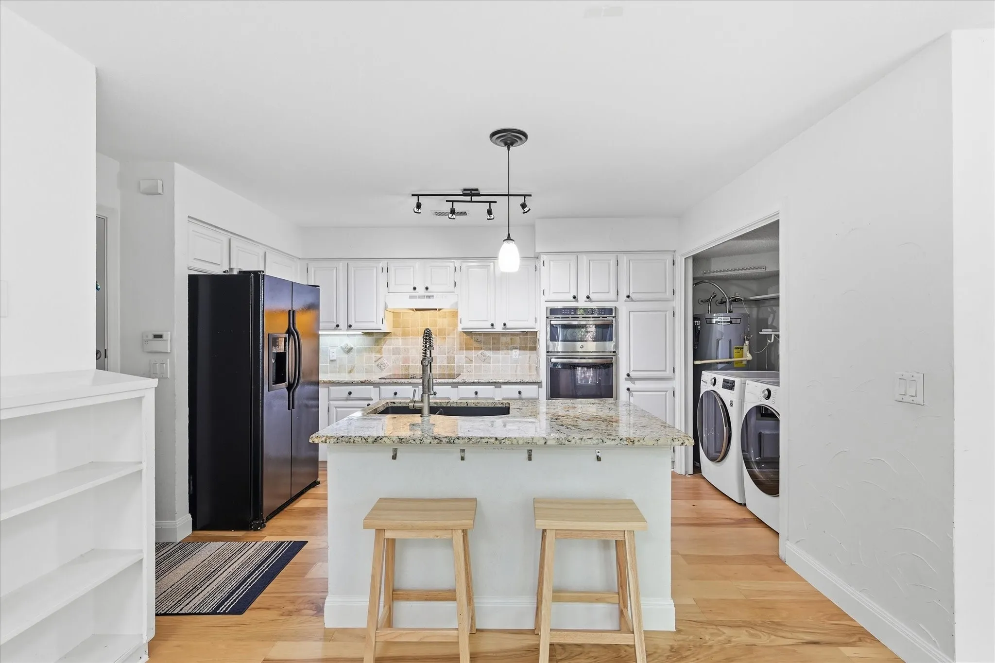 Condominium For Sale in Collin County , 17735 Windflower Way 106, Dallas, Texas 75252, 3 Bedroom, 3 Bathroom, 2 Garage spaces, 1,934 Sqft, built in 1985, mls#21351261, Real Estate Agent in Dallas, Homes For Sale in Collin county, Homes For Sale in Dallas, Realtor in Dallas Texas, Real Estate Brokerage Independent Realty Texas, Luminita Cordes Realtor