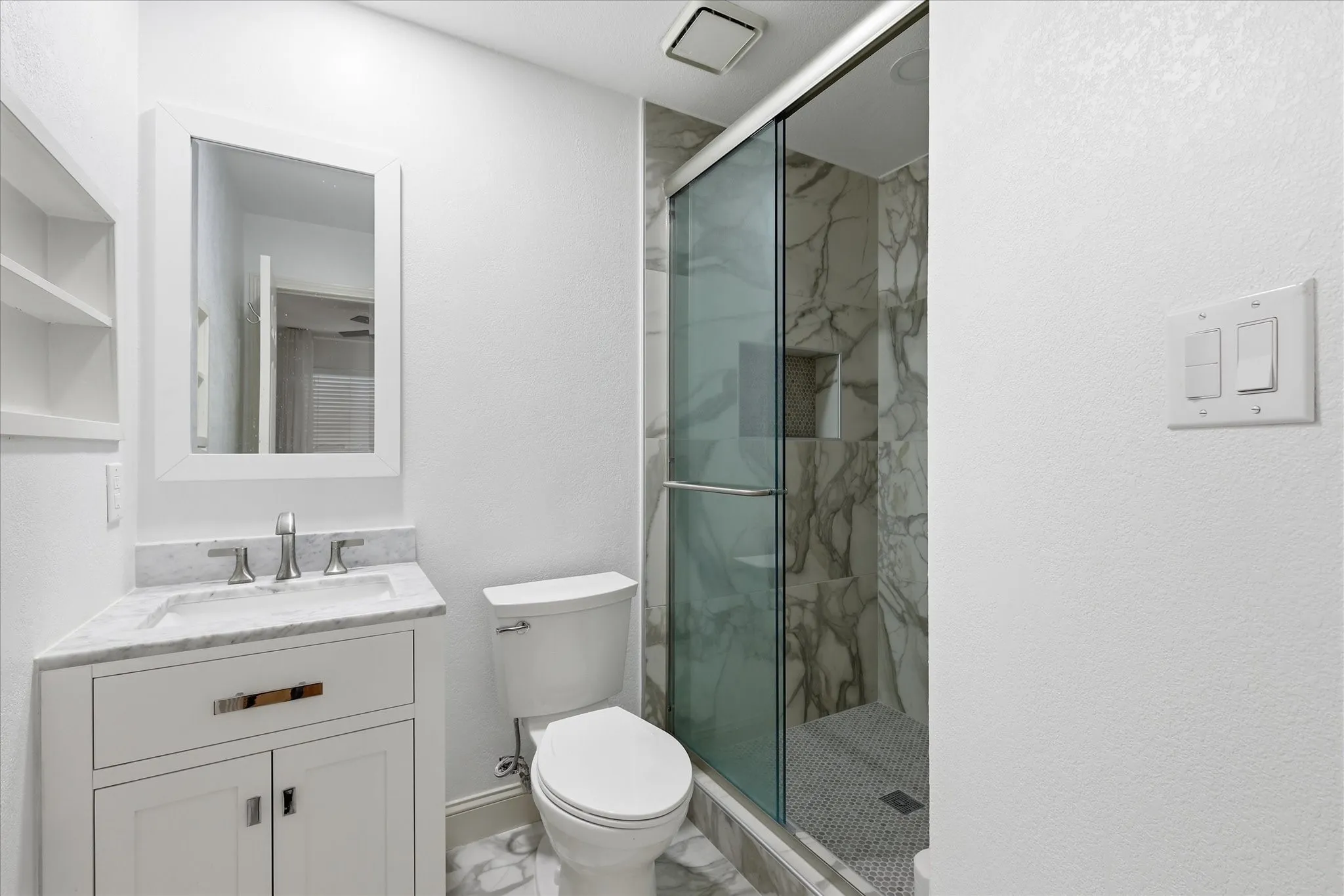 Condominium For Sale in Collin County , 17735 Windflower Way 106, Dallas, Texas 75252, 3 Bedroom, 3 Bathroom, 2 Garage spaces, 1,934 Sqft, built in 1985, mls#21351261, Real Estate Agent in Dallas, Homes For Sale in Collin county, Homes For Sale in Dallas, Realtor in Dallas Texas, Real Estate Brokerage Independent Realty Texas, Luminita Cordes Realtor