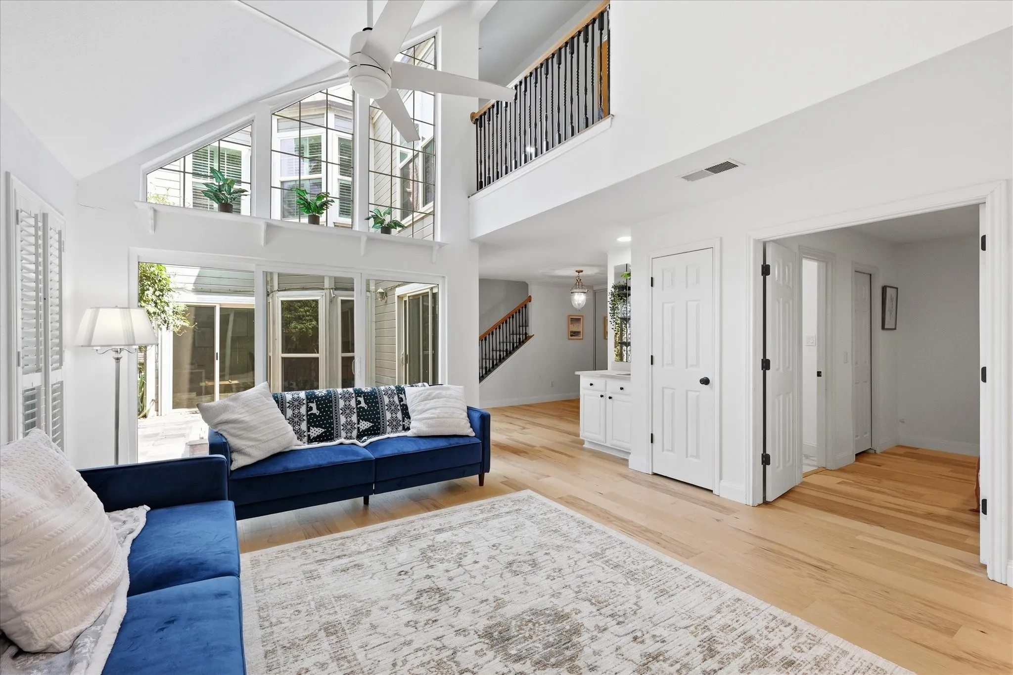 Condominium For Sale in Collin County , 17735 Windflower Way 106, Dallas, Texas 75252, 3 Bedroom, 3 Bathroom, 2 Garage spaces, 1,934 Sqft, built in 1985, mls#21351261, Real Estate Agent in Dallas, Homes For Sale in Collin county, Homes For Sale in Dallas, Realtor in Dallas Texas, Real Estate Brokerage Independent Realty Texas, Luminita Cordes Realtor