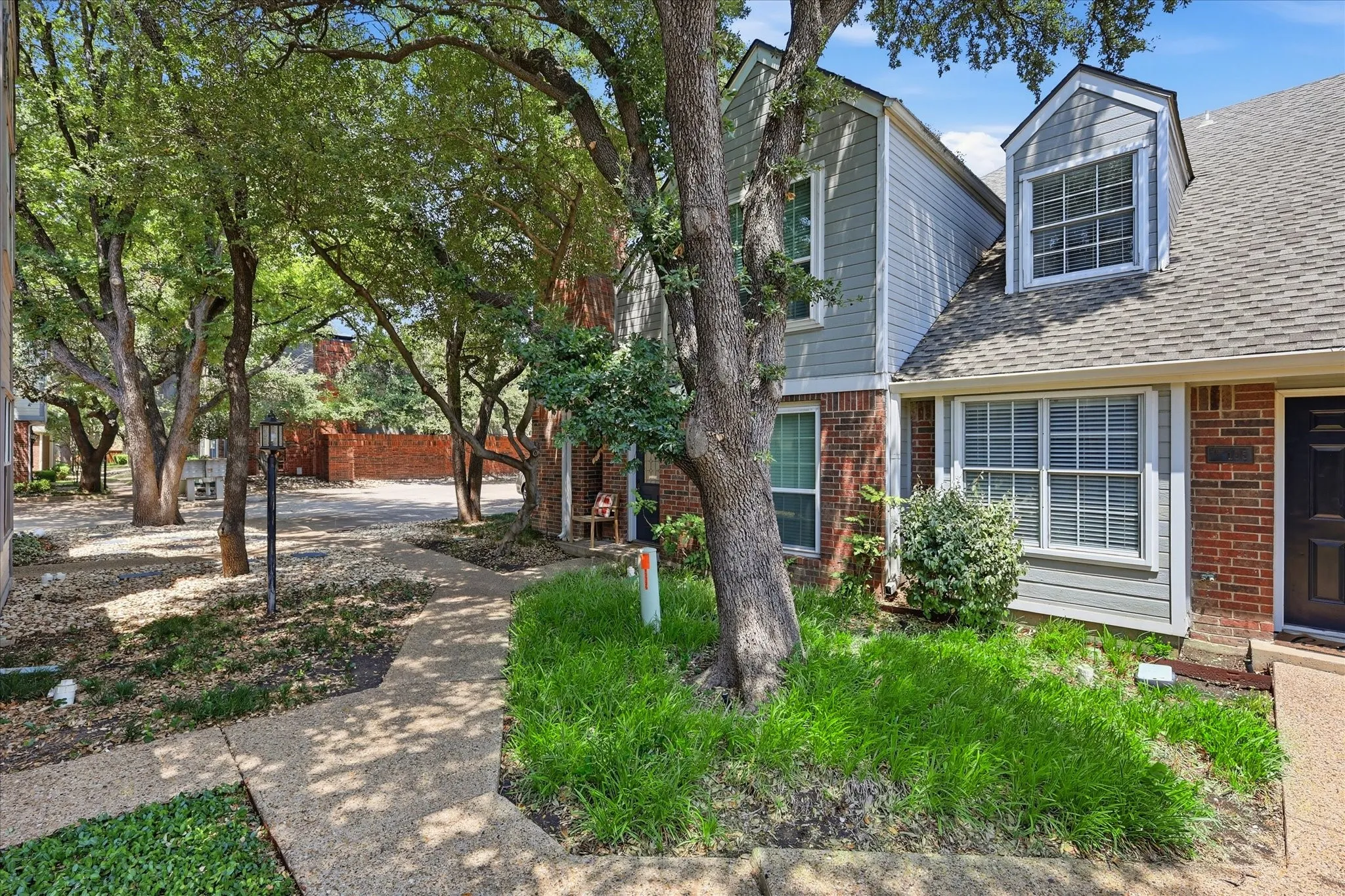 Condominium For Sale in Collin County , 17735 Windflower Way 106, Dallas, Texas 75252, 3 Bedroom, 3 Bathroom, 2 Garage spaces, 1,934 Sqft, built in 1985, mls#21351261, Real Estate Agent in Dallas, Homes For Sale in Collin county, Homes For Sale in Dallas, Realtor in Dallas Texas, Real Estate Brokerage Independent Realty Texas, Luminita Cordes Realtor