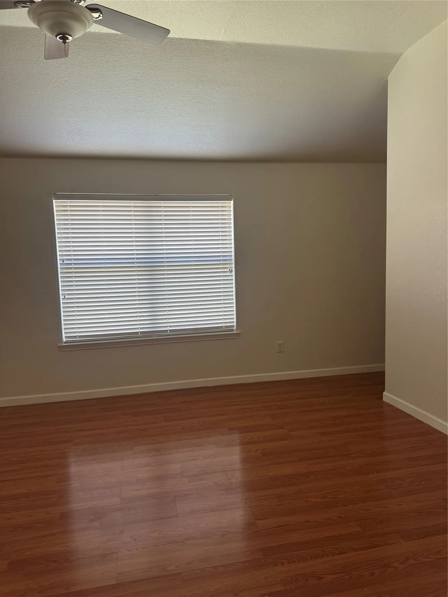 Single Family Residence For Rent in Tarrant County , 6711 Kinross Drive, Arlington, Texas 76002, 3 Bedroom, 2 Bathroom, 2 Garage spaces, 1,722 Sqft, built in 2003, mls#21358685, Real Estate Agent in Arlington, Homes For Rent in Tarrant county, Homes For Rent in Arlington, Realtor in Arlington Texas, Real Estate Brokerage Independent Realty Texas, Luminita Cordes Realtor