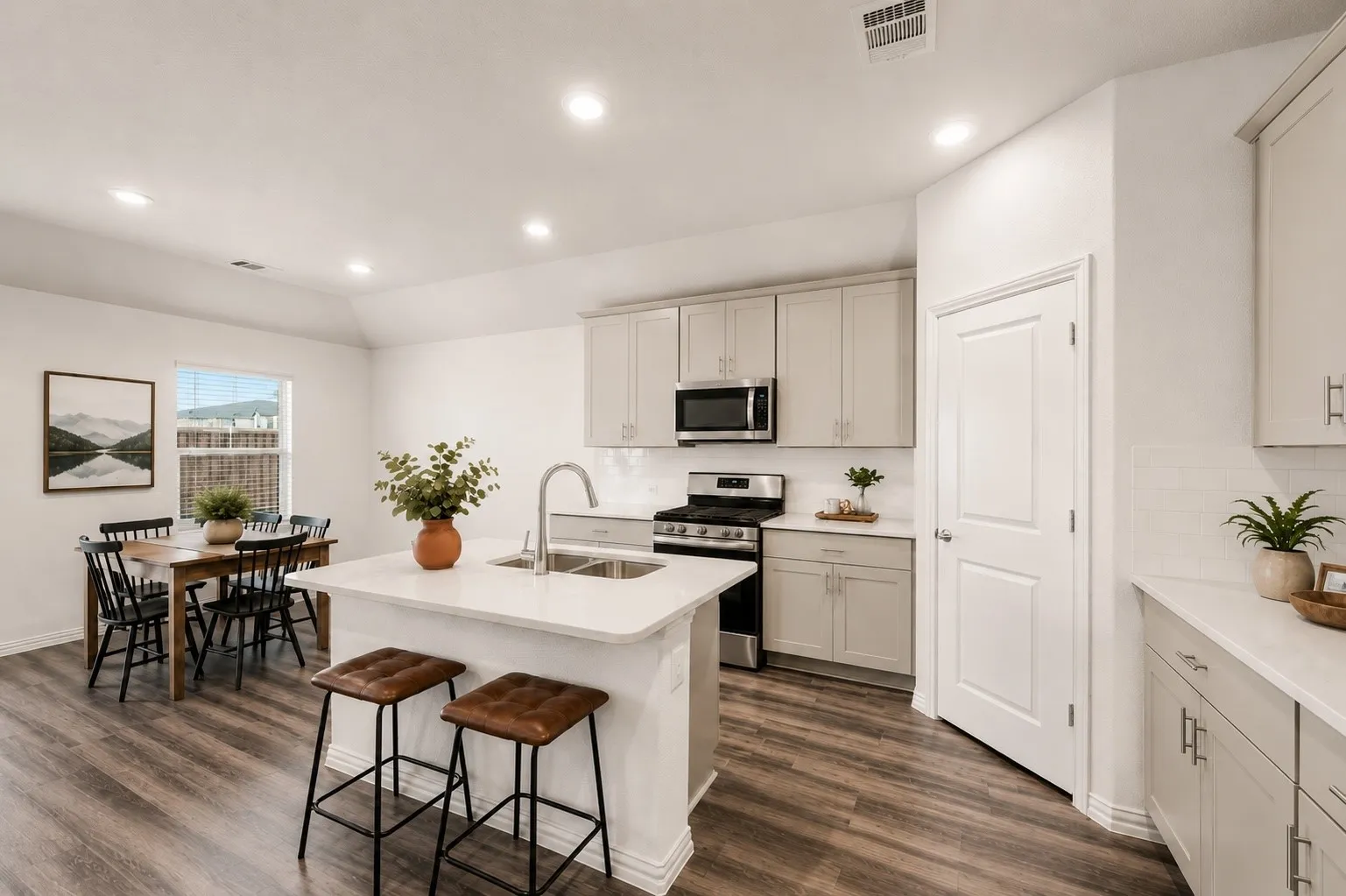 Single Family Residence For Sale in Denton County , 1713 Gold Mine Trail, Aubrey, Texas 76227, 3 Bedroom, 2 Bathroom, 2 Garage spaces, 1,659 Sqft, built in 2020, mls#21345262, Real Estate Agent in Aubrey, Homes For Sale in Denton county, Homes For Sale in Aubrey, Realtor in Aubrey Texas, Real Estate Brokerage Independent Realty Texas, Luminita Cordes Realtor