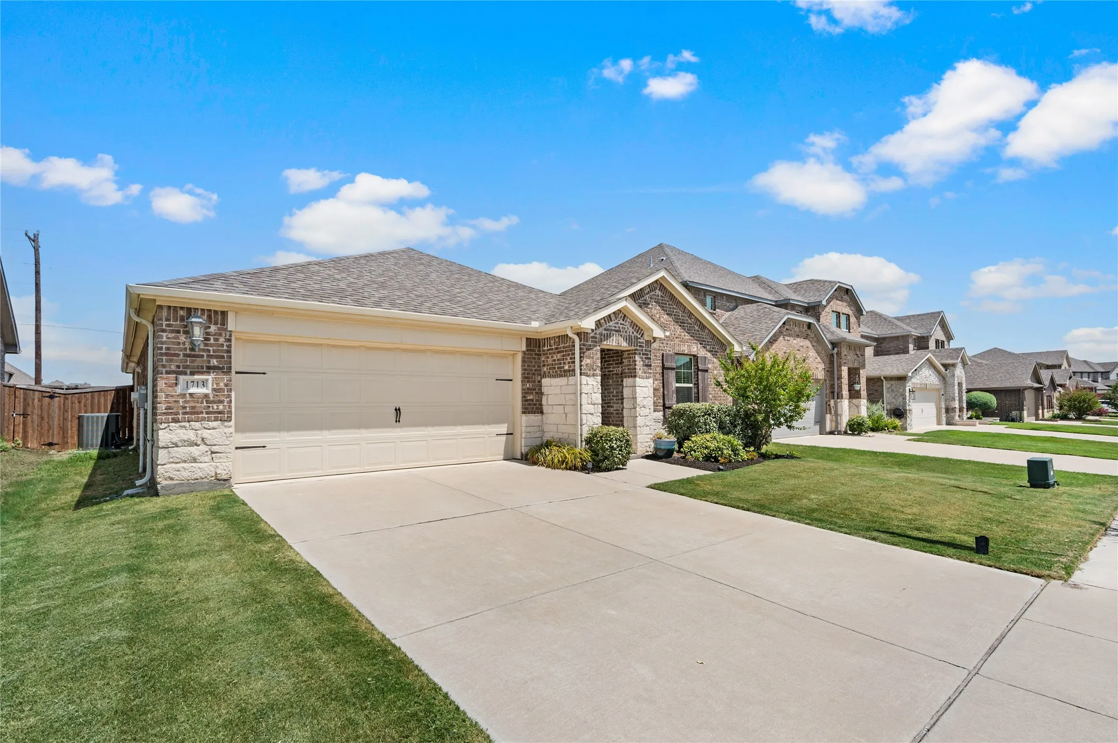 Single Family Residence For Sale in Denton County , 1713 Gold Mine Trail, Aubrey, Texas 76227, 3 Bedroom, 2 Bathroom, 2 Garage spaces, 1,659 Sqft, built in 2020, mls#21345262, Real Estate Agent in Aubrey, Homes For Sale in Denton county, Homes For Sale in Aubrey, Realtor in Aubrey Texas, Real Estate Brokerage Independent Realty Texas, Luminita Cordes Realtor