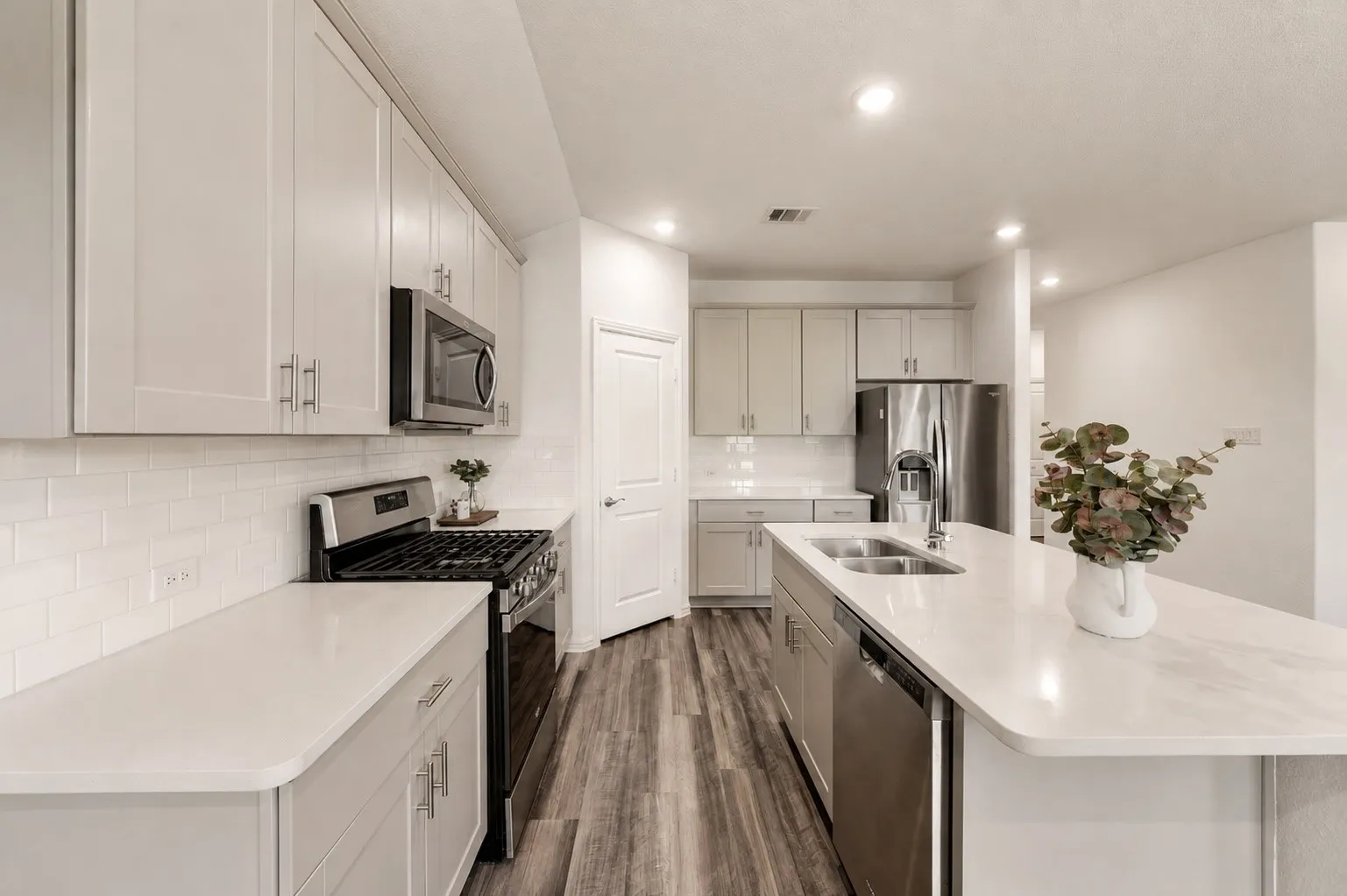 Single Family Residence For Sale in Denton County , 1713 Gold Mine Trail, Aubrey, Texas 76227, 3 Bedroom, 2 Bathroom, 2 Garage spaces, 1,659 Sqft, built in 2020, mls#21345262, Real Estate Agent in Aubrey, Homes For Sale in Denton county, Homes For Sale in Aubrey, Realtor in Aubrey Texas, Real Estate Brokerage Independent Realty Texas, Luminita Cordes Realtor