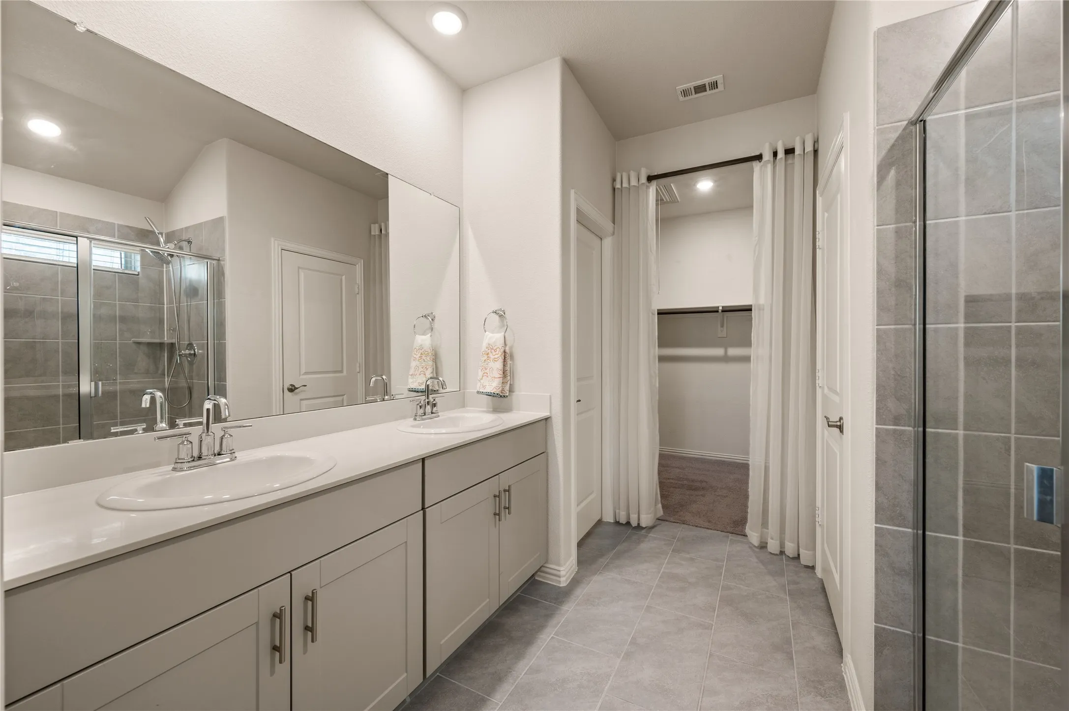 Single Family Residence For Sale in Denton County , 1713 Gold Mine Trail, Aubrey, Texas 76227, 3 Bedroom, 2 Bathroom, 2 Garage spaces, 1,659 Sqft, built in 2020, mls#21345262, Real Estate Agent in Aubrey, Homes For Sale in Denton county, Homes For Sale in Aubrey, Realtor in Aubrey Texas, Real Estate Brokerage Independent Realty Texas, Luminita Cordes Realtor