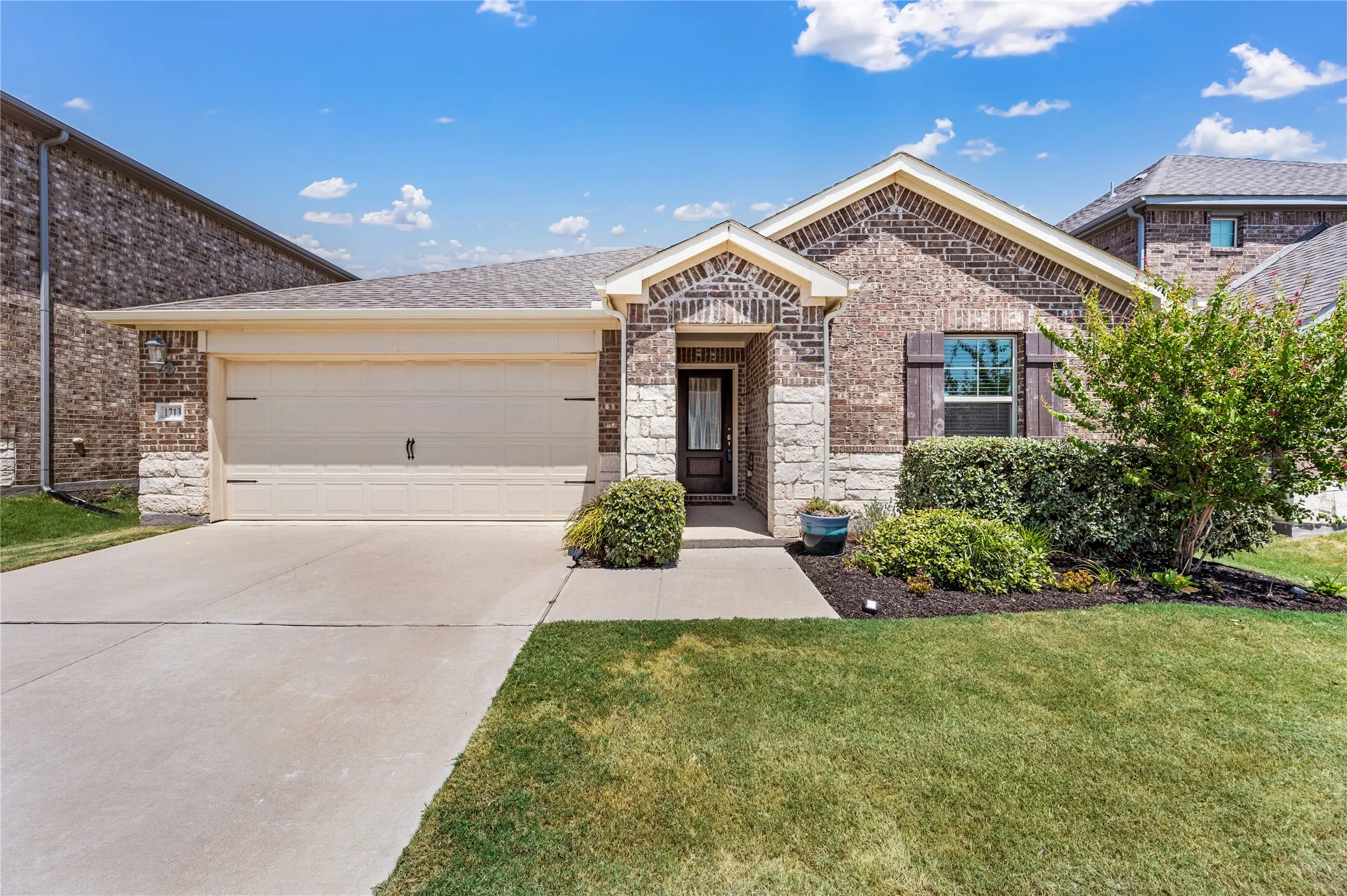 Single Family Residence For Sale in Denton County , 1713 Gold Mine Trail, Aubrey, Texas 76227, 3 Bedroom, 2 Bathroom, 2 Garage spaces, 1,659 Sqft, built in 2020, mls#21345262, Real Estate Agent in Aubrey, Homes For Sale in Denton county, Homes For Sale in Aubrey, Realtor in Aubrey Texas, Real Estate Brokerage Independent Realty Texas, Luminita Cordes Realtor