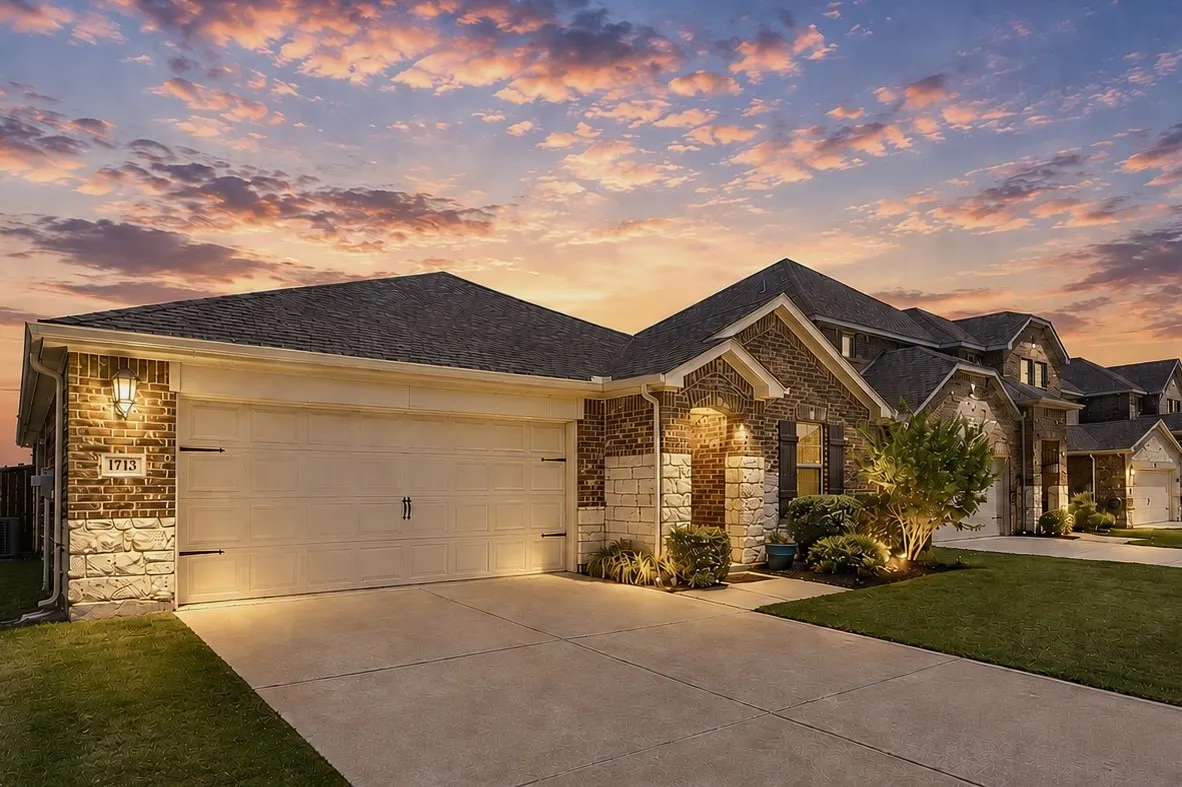 Single Family Residence For Sale in Denton County , 1713 Gold Mine Trail, Aubrey, Texas 76227, 3 Bedroom, 2 Bathroom, 2 Garage spaces, 1,659 Sqft, built in 2020, mls#21345262, Real Estate Agent in Aubrey, Homes For Sale in Denton county, Homes For Sale in Aubrey, Realtor in Aubrey Texas, Real Estate Brokerage Independent Realty Texas, Luminita Cordes Realtor