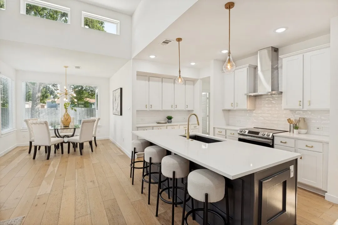 Single Family Residence For Sale in Dallas County , 1942 Mc Broom Street, Dallas, Texas 75212, 4 Bedroom, 3 Bathroom, 2 Garage spaces, 2,058 Sqft, built in 2020, mls#21358616, Real Estate Agent in Dallas, Homes For Sale in Dallas county, Homes For Sale in Dallas, Realtor in Dallas Texas, Real Estate Brokerage Independent Realty Texas, Luminita Cordes Realtor