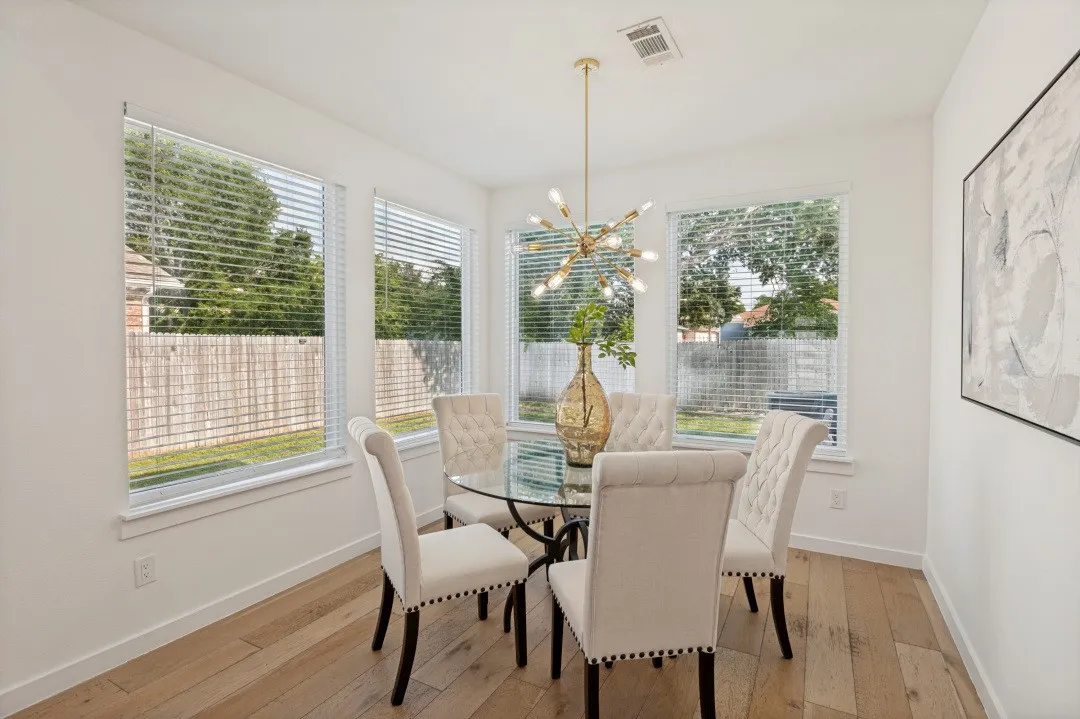 Single Family Residence For Sale in Dallas County , 1942 Mc Broom Street, Dallas, Texas 75212, 4 Bedroom, 3 Bathroom, 2 Garage spaces, 2,058 Sqft, built in 2020, mls#21358616, Real Estate Agent in Dallas, Homes For Sale in Dallas county, Homes For Sale in Dallas, Realtor in Dallas Texas, Real Estate Brokerage Independent Realty Texas, Luminita Cordes Realtor