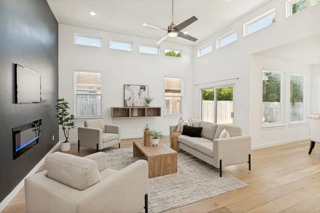 Single Family Residence For Sale in Dallas County , 1942 Mc Broom Street, Dallas, Texas 75212, 4 Bedroom, 3 Bathroom, 2 Garage spaces, 2,058 Sqft, built in 2020, mls#21358616, Real Estate Agent in Dallas, Homes For Sale in Dallas county, Homes For Sale in Dallas, Realtor in Dallas Texas, Real Estate Brokerage Independent Realty Texas, Luminita Cordes Realtor