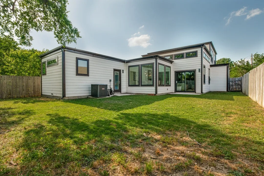 Single Family Residence For Sale in Dallas County , 1942 Mc Broom Street, Dallas, Texas 75212, 4 Bedroom, 3 Bathroom, 2 Garage spaces, 2,058 Sqft, built in 2020, mls#21358616, Real Estate Agent in Dallas, Homes For Sale in Dallas county, Homes For Sale in Dallas, Realtor in Dallas Texas, Real Estate Brokerage Independent Realty Texas, Luminita Cordes Realtor