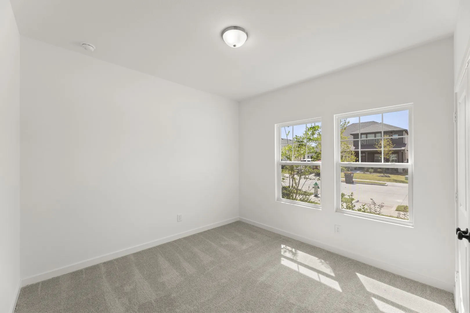 04. 741 Waterhouse Lake - Bed 2