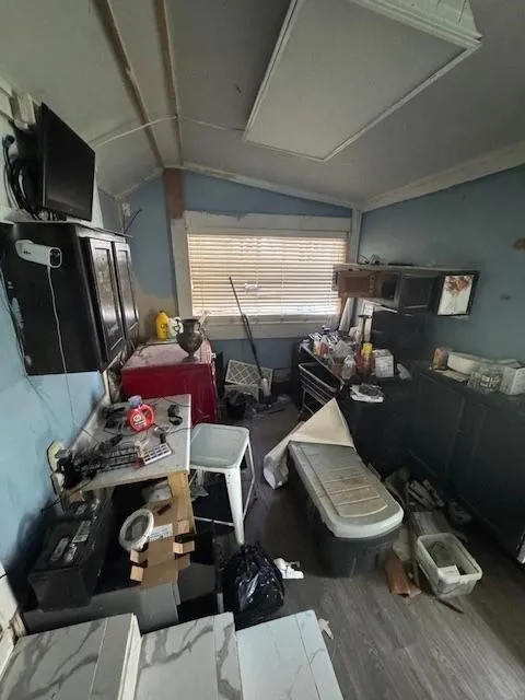 Mobile Home For Sale in Tarrant County , 5826 Waddell Street, Sansom Park, Texas 76114, 3 Bedroom, 2 Bathroom, Garage spaces, 1,680 Sqft, built in 1993, Price $122,000, mls#21358699, Real Estate Agent in Sansom Park, Homes For Sale in Tarrant county, Homes For Sale in Sansom Park, Realtor in Sansom Park Texas, Real Estate Brokerage Independent Realty Texas, Luminita Cordes Realtor