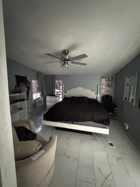 Mobile Home For Sale in Tarrant County , 5826 Waddell Street, Sansom Park, Texas 76114, 3 Bedroom, 2 Bathroom, Garage spaces, 1,680 Sqft, built in 1993, Price $122,000, mls#21358699, Real Estate Agent in Sansom Park, Homes For Sale in Tarrant county, Homes For Sale in Sansom Park, Realtor in Sansom Park Texas, Real Estate Brokerage Independent Realty Texas, Luminita Cordes Realtor