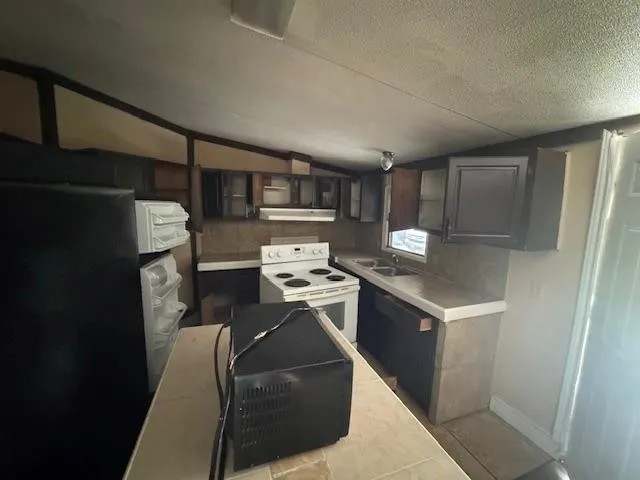 Mobile Home For Sale in Tarrant County , 5826 Waddell Street, Sansom Park, Texas 76114, 3 Bedroom, 2 Bathroom, Garage spaces, 1,680 Sqft, built in 1993, Price $122,000, mls#21358699, Real Estate Agent in Sansom Park, Homes For Sale in Tarrant county, Homes For Sale in Sansom Park, Realtor in Sansom Park Texas, Real Estate Brokerage Independent Realty Texas, Luminita Cordes Realtor