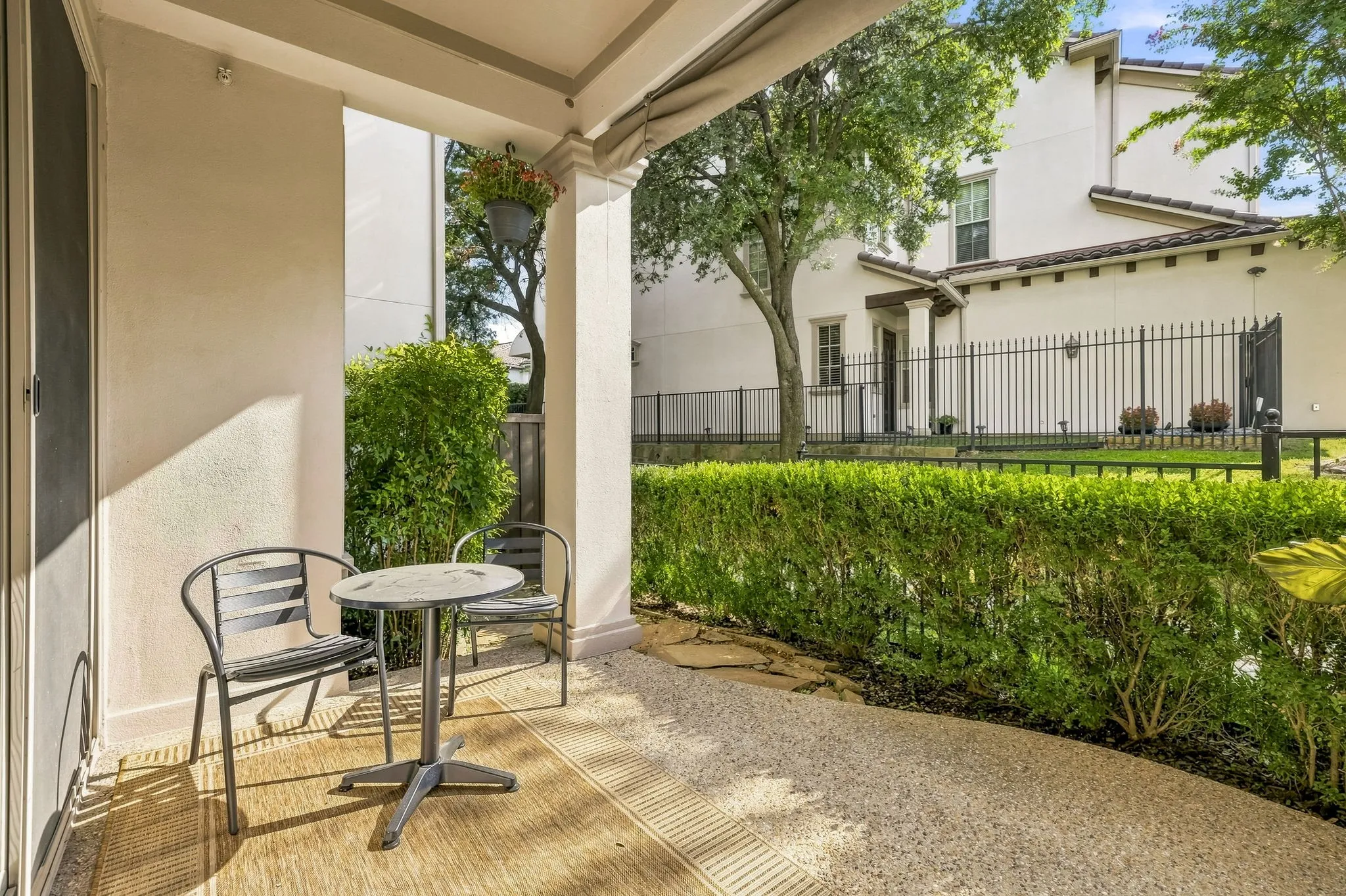 Townhouse For Sale in Dallas County , 14755 Stanford Court, Addison, Texas 75254, 3 Bedroom, 3 Bathroom, 2 Garage spaces, 2,360 Sqft, built in 2007, mls#21358054, Real Estate Agent in Addison, Homes For Sale in Dallas county, Homes For Sale in Addison, Realtor in Addison Texas, Real Estate Brokerage Independent Realty Texas, Luminita Cordes Realtor