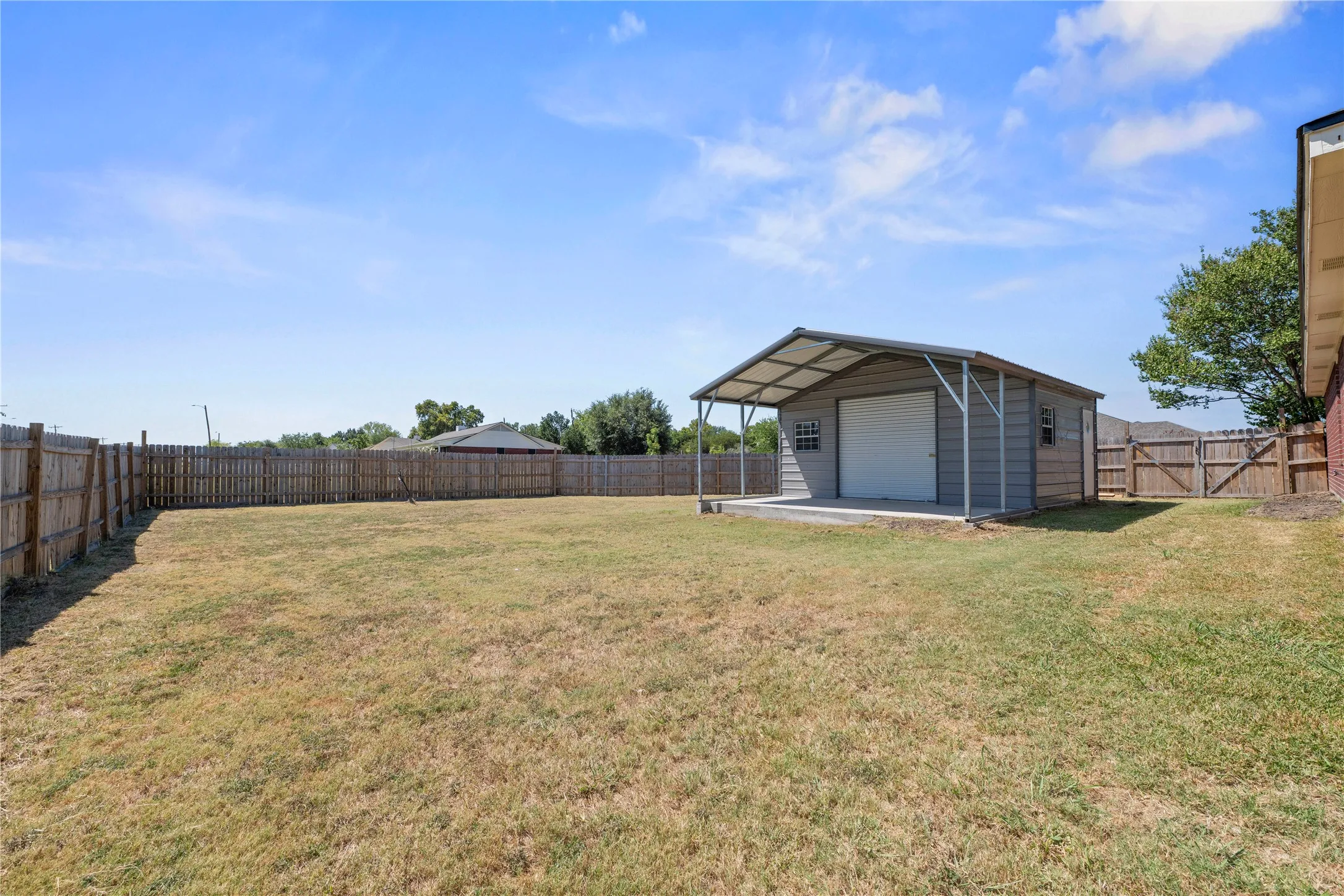 Single Family Residence For Sale in Mc Lennan County , 10805 Snow Pea Drive, Waco, Texas 76708, 4 Bedroom, 2 Bathroom, 2 Garage spaces, 1,730 Sqft, built in 2006, mls#21358666, Real Estate Agent in Waco, Homes For Sale in Mc Lennan county, Homes For Sale in Waco, Realtor in Waco Texas, Real Estate Brokerage Independent Realty Texas, Luminita Cordes Realtor