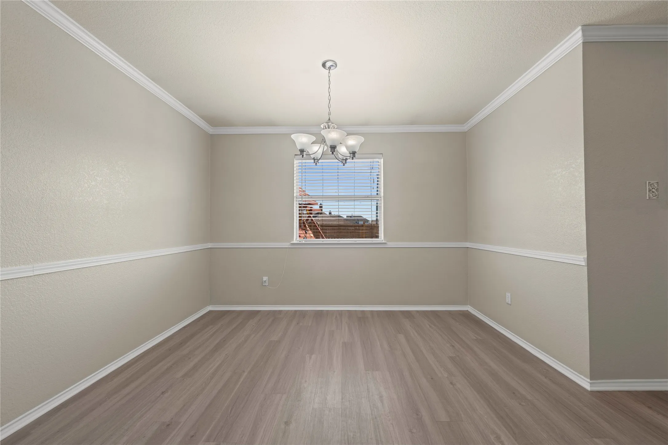 Single Family Residence For Sale in Mc Lennan County , 10805 Snow Pea Drive, Waco, Texas 76708, 4 Bedroom, 2 Bathroom, 2 Garage spaces, 1,730 Sqft, built in 2006, mls#21358666, Real Estate Agent in Waco, Homes For Sale in Mc Lennan county, Homes For Sale in Waco, Realtor in Waco Texas, Real Estate Brokerage Independent Realty Texas, Luminita Cordes Realtor