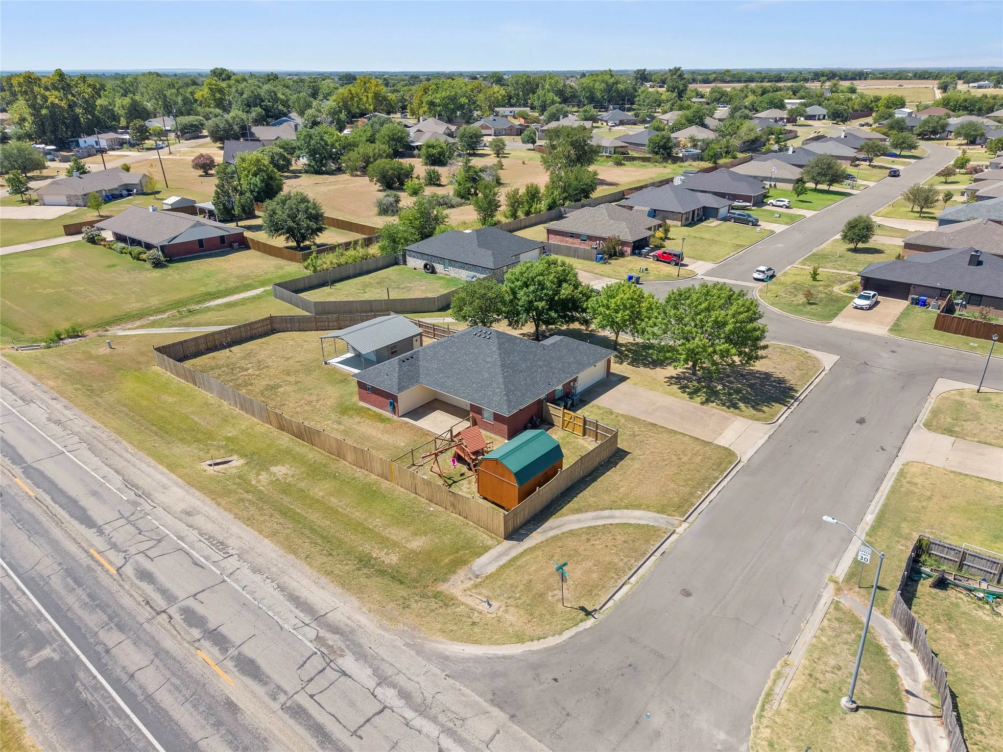 Single Family Residence For Sale in Mc Lennan County , 10805 Snow Pea Drive, Waco, Texas 76708, 4 Bedroom, 2 Bathroom, 2 Garage spaces, 1,730 Sqft, built in 2006, mls#21358666, Real Estate Agent in Waco, Homes For Sale in Mc Lennan county, Homes For Sale in Waco, Realtor in Waco Texas, Real Estate Brokerage Independent Realty Texas, Luminita Cordes Realtor