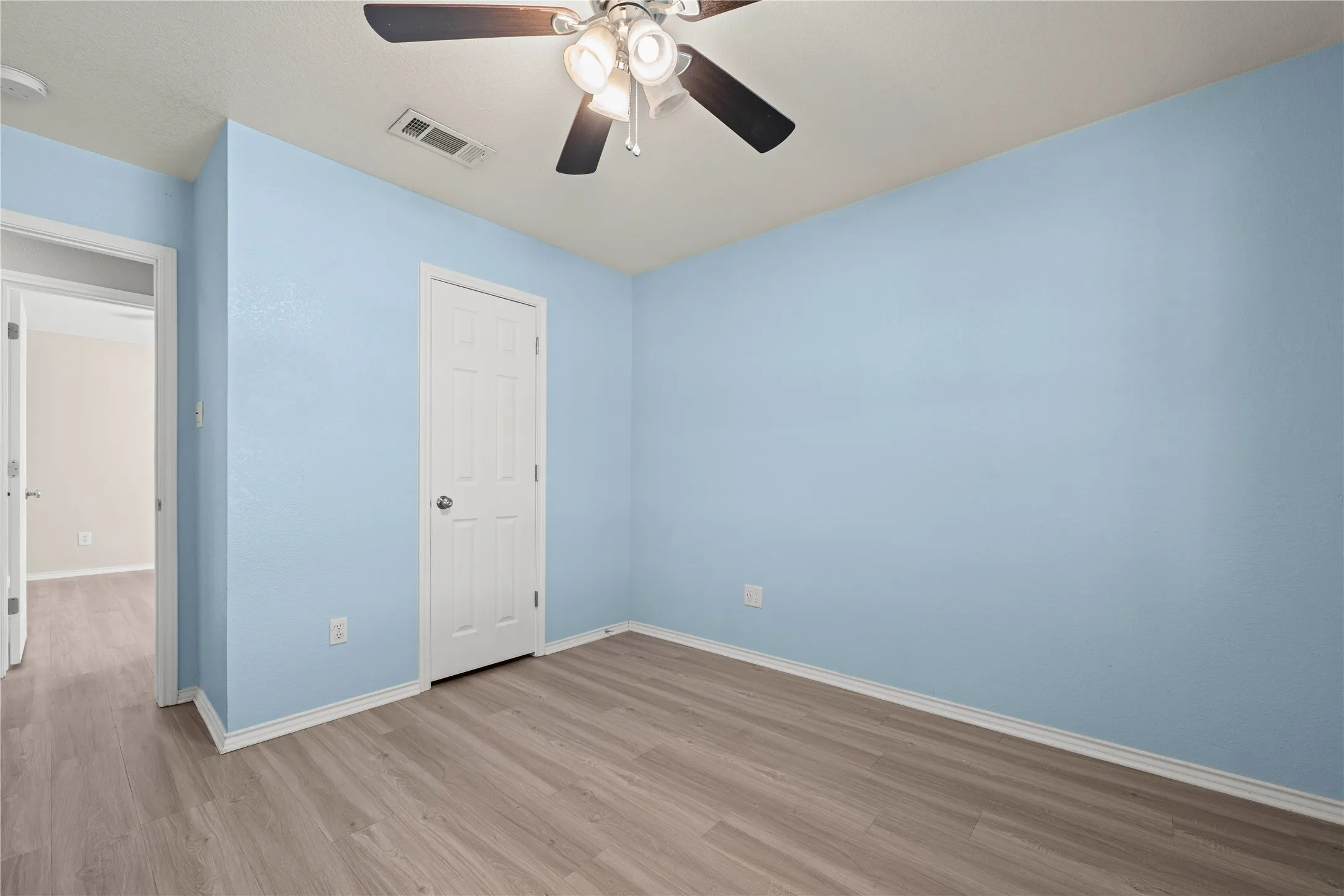 Single Family Residence For Sale in Mc Lennan County , 10805 Snow Pea Drive, Waco, Texas 76708, 4 Bedroom, 2 Bathroom, 2 Garage spaces, 1,730 Sqft, built in 2006, mls#21358666, Real Estate Agent in Waco, Homes For Sale in Mc Lennan county, Homes For Sale in Waco, Realtor in Waco Texas, Real Estate Brokerage Independent Realty Texas, Luminita Cordes Realtor