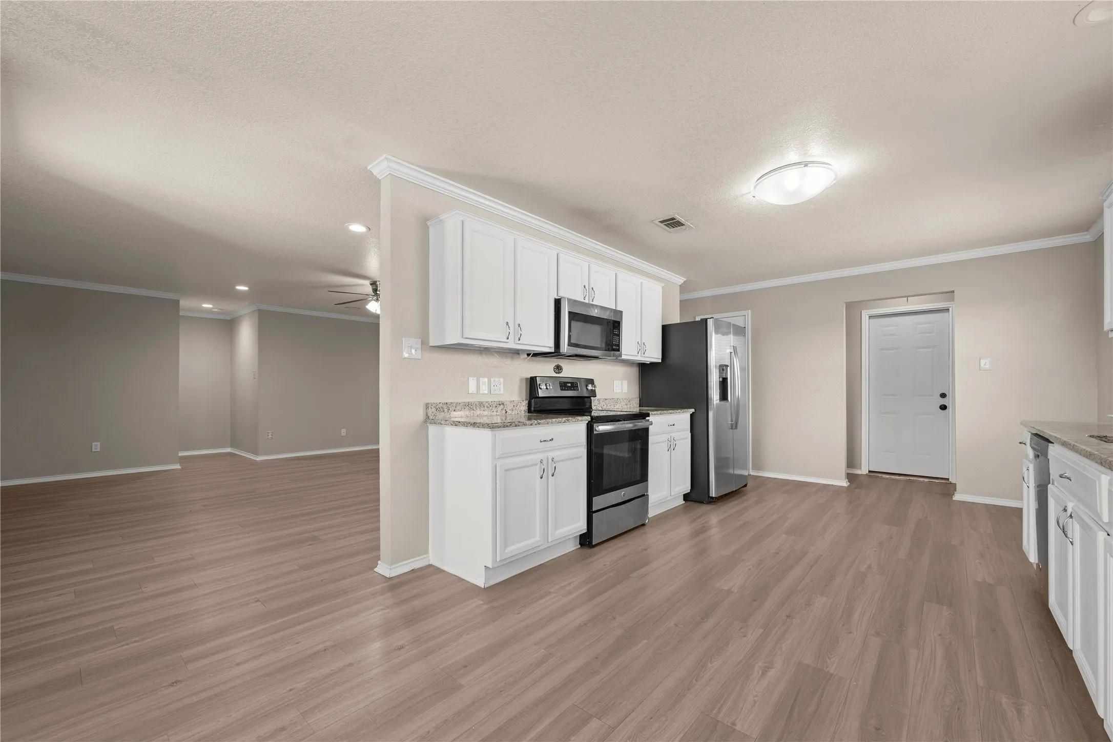 Single Family Residence For Sale in Mc Lennan County , 10805 Snow Pea Drive, Waco, Texas 76708, 4 Bedroom, 2 Bathroom, 2 Garage spaces, 1,730 Sqft, built in 2006, mls#21358666, Real Estate Agent in Waco, Homes For Sale in Mc Lennan county, Homes For Sale in Waco, Realtor in Waco Texas, Real Estate Brokerage Independent Realty Texas, Luminita Cordes Realtor