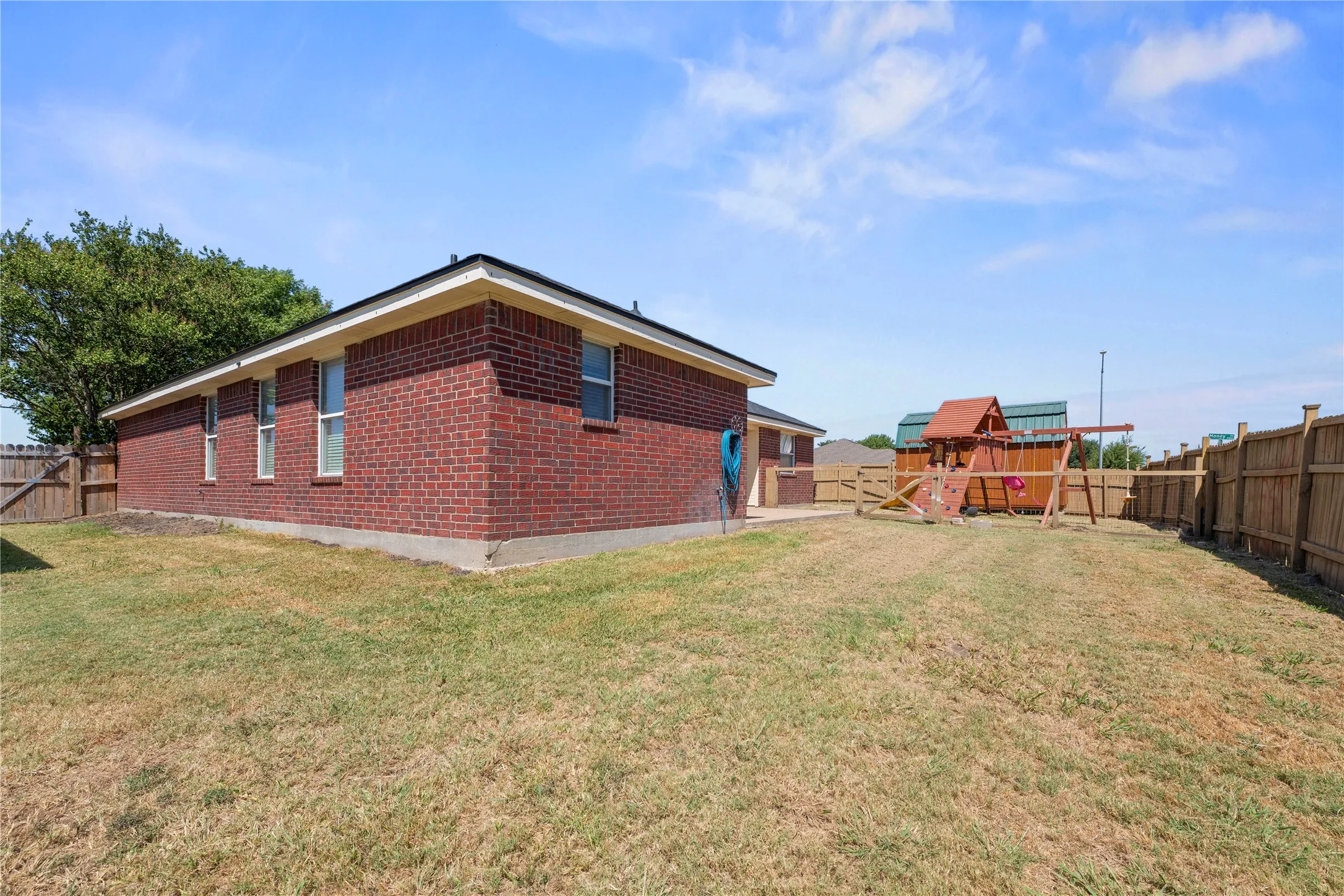 Single Family Residence For Sale in Mc Lennan County , 10805 Snow Pea Drive, Waco, Texas 76708, 4 Bedroom, 2 Bathroom, 2 Garage spaces, 1,730 Sqft, built in 2006, mls#21358666, Real Estate Agent in Waco, Homes For Sale in Mc Lennan county, Homes For Sale in Waco, Realtor in Waco Texas, Real Estate Brokerage Independent Realty Texas, Luminita Cordes Realtor
