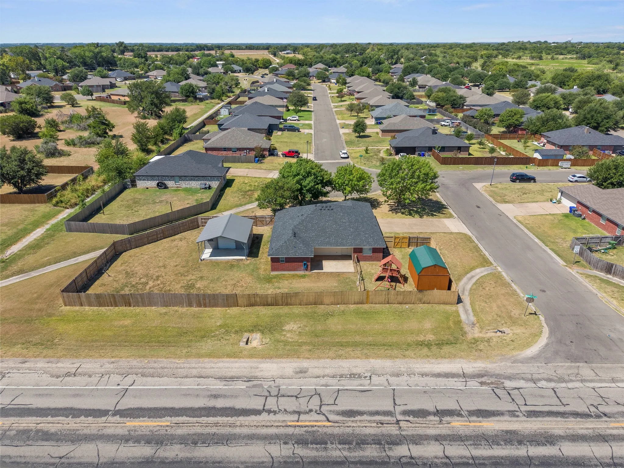 Single Family Residence For Sale in Mc Lennan County , 10805 Snow Pea Drive, Waco, Texas 76708, 4 Bedroom, 2 Bathroom, 2 Garage spaces, 1,730 Sqft, built in 2006, mls#21358666, Real Estate Agent in Waco, Homes For Sale in Mc Lennan county, Homes For Sale in Waco, Realtor in Waco Texas, Real Estate Brokerage Independent Realty Texas, Luminita Cordes Realtor
