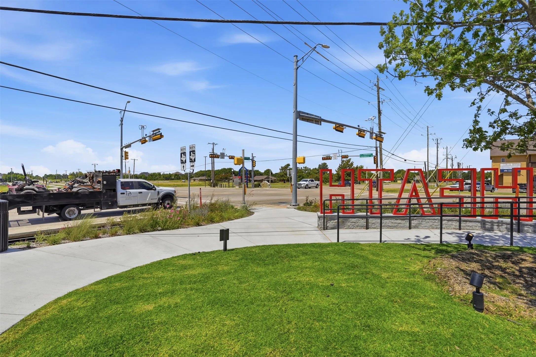 Single Family Residence For Sale in Rockwall County , 2471 N Fm 740, Heath, Texas 75032, 2 Bedroom, 1 Bathroom, 1 Garage spaces, 1,176 Sqft, built in 1973, mls#21357841, Real Estate Agent in Heath, Homes For Sale in Rockwall county, Homes For Sale in Heath, Realtor in Heath Texas, Real Estate Brokerage Independent Realty Texas, Luminita Cordes Realtor
