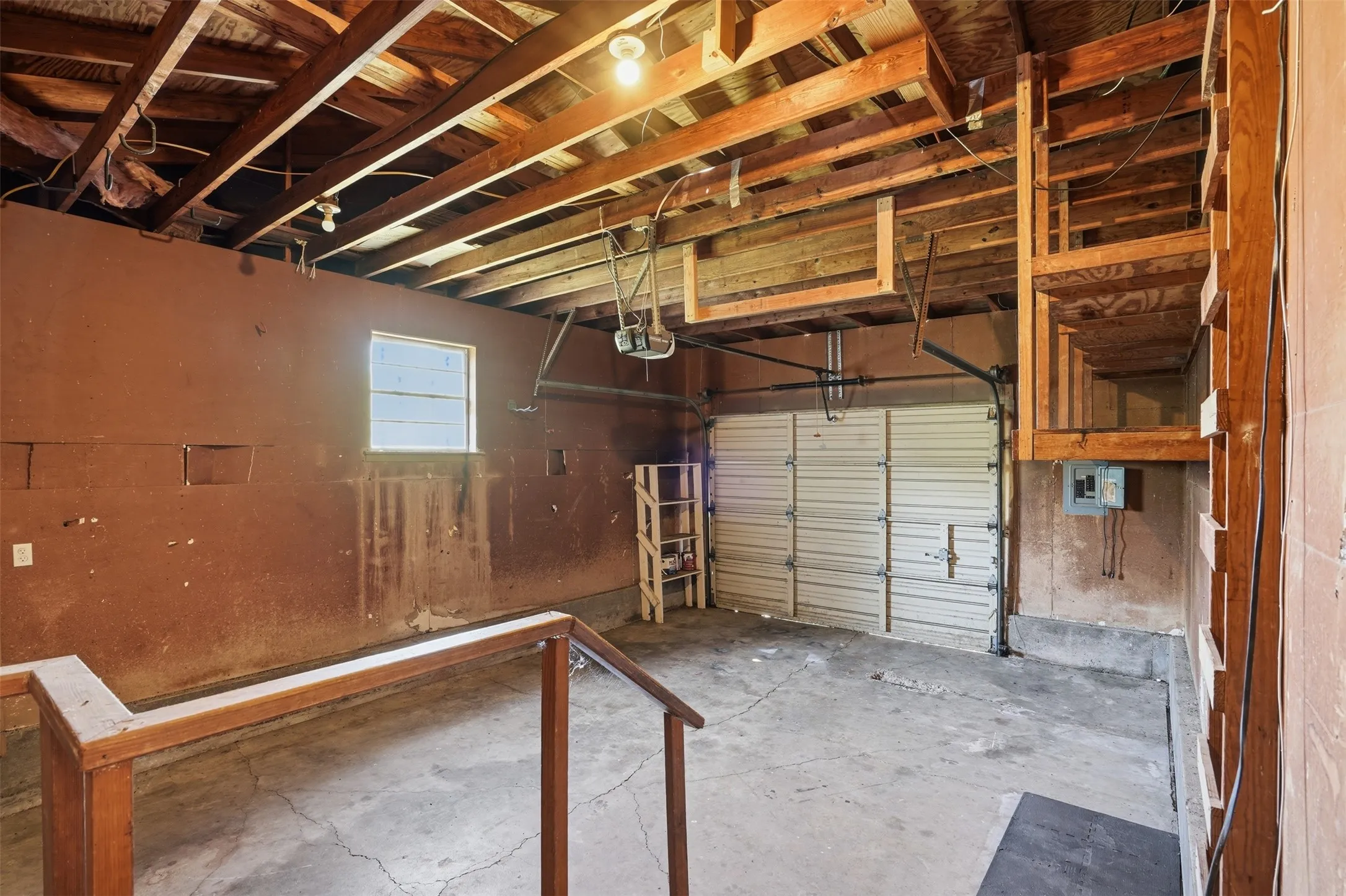 Single Family Residence For Sale in Rockwall County , 2471 N Fm 740, Heath, Texas 75032, 2 Bedroom, 1 Bathroom, 1 Garage spaces, 1,176 Sqft, built in 1973, mls#21357841, Real Estate Agent in Heath, Homes For Sale in Rockwall county, Homes For Sale in Heath, Realtor in Heath Texas, Real Estate Brokerage Independent Realty Texas, Luminita Cordes Realtor