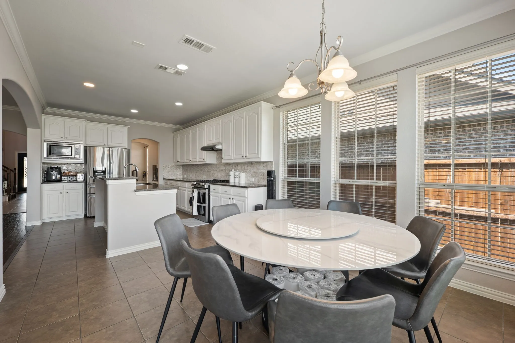 Single Family Residence For Sale in Denton County , 2528 Louis Lane, Lewisville, Texas 75056, 5 Bedroom, 4 Bathroom, 3 Garage spaces, 3,398 Sqft, built in 2011, mls#21358514, Real Estate Agent in Lewisville, Homes For Sale in Denton county, Homes For Sale in Lewisville, Realtor in Lewisville Texas, Real Estate Brokerage Independent Realty Texas, Luminita Cordes Realtor