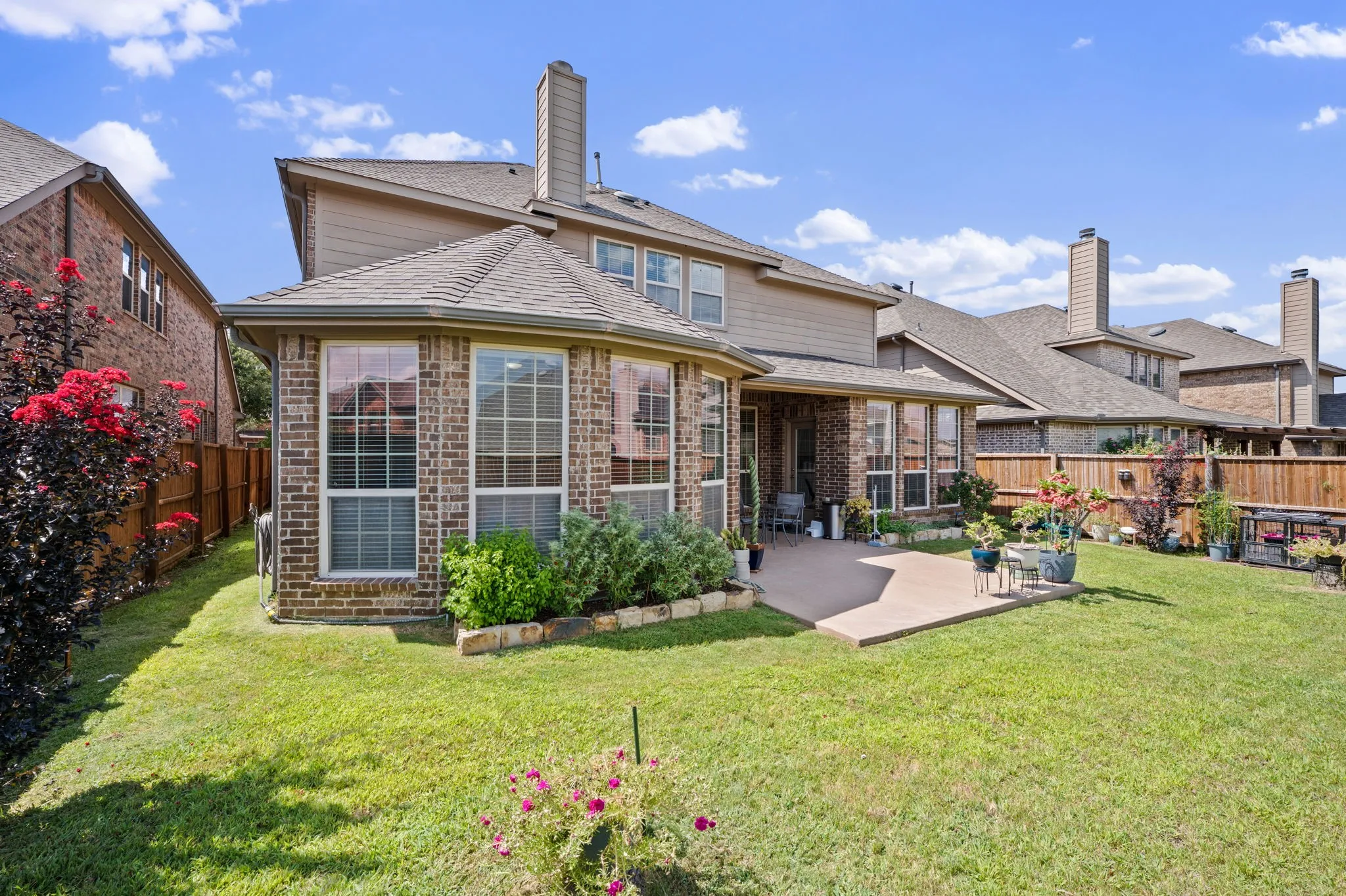 Single Family Residence For Sale in Denton County , 2528 Louis Lane, Lewisville, Texas 75056, 5 Bedroom, 4 Bathroom, 3 Garage spaces, 3,398 Sqft, built in 2011, mls#21358514, Real Estate Agent in Lewisville, Homes For Sale in Denton county, Homes For Sale in Lewisville, Realtor in Lewisville Texas, Real Estate Brokerage Independent Realty Texas, Luminita Cordes Realtor