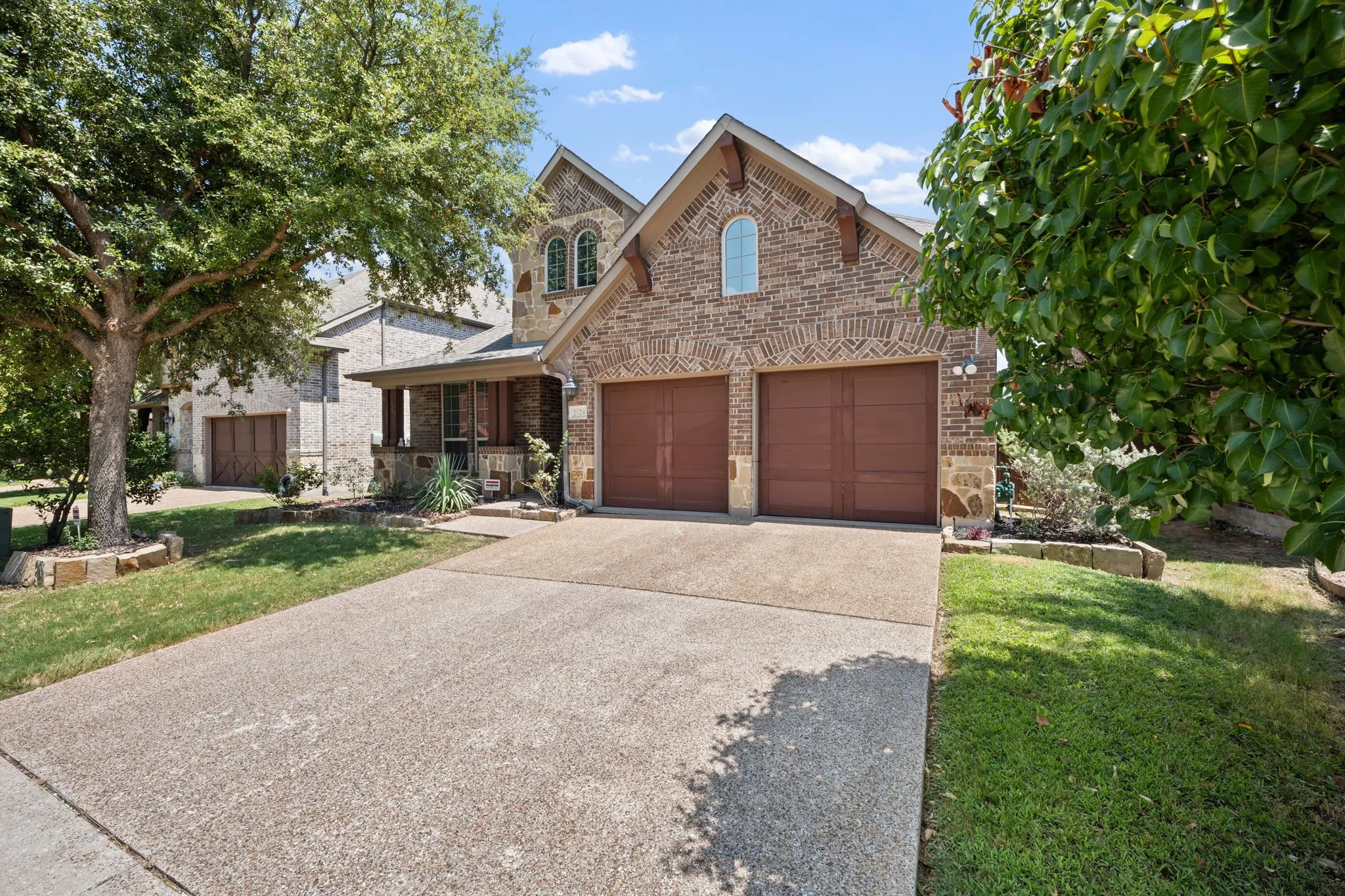 Single Family Residence For Sale in Denton County , 2528 Louis Lane, Lewisville, Texas 75056, 5 Bedroom, 4 Bathroom, 3 Garage spaces, 3,398 Sqft, built in 2011, mls#21358514, Real Estate Agent in Lewisville, Homes For Sale in Denton county, Homes For Sale in Lewisville, Realtor in Lewisville Texas, Real Estate Brokerage Independent Realty Texas, Luminita Cordes Realtor