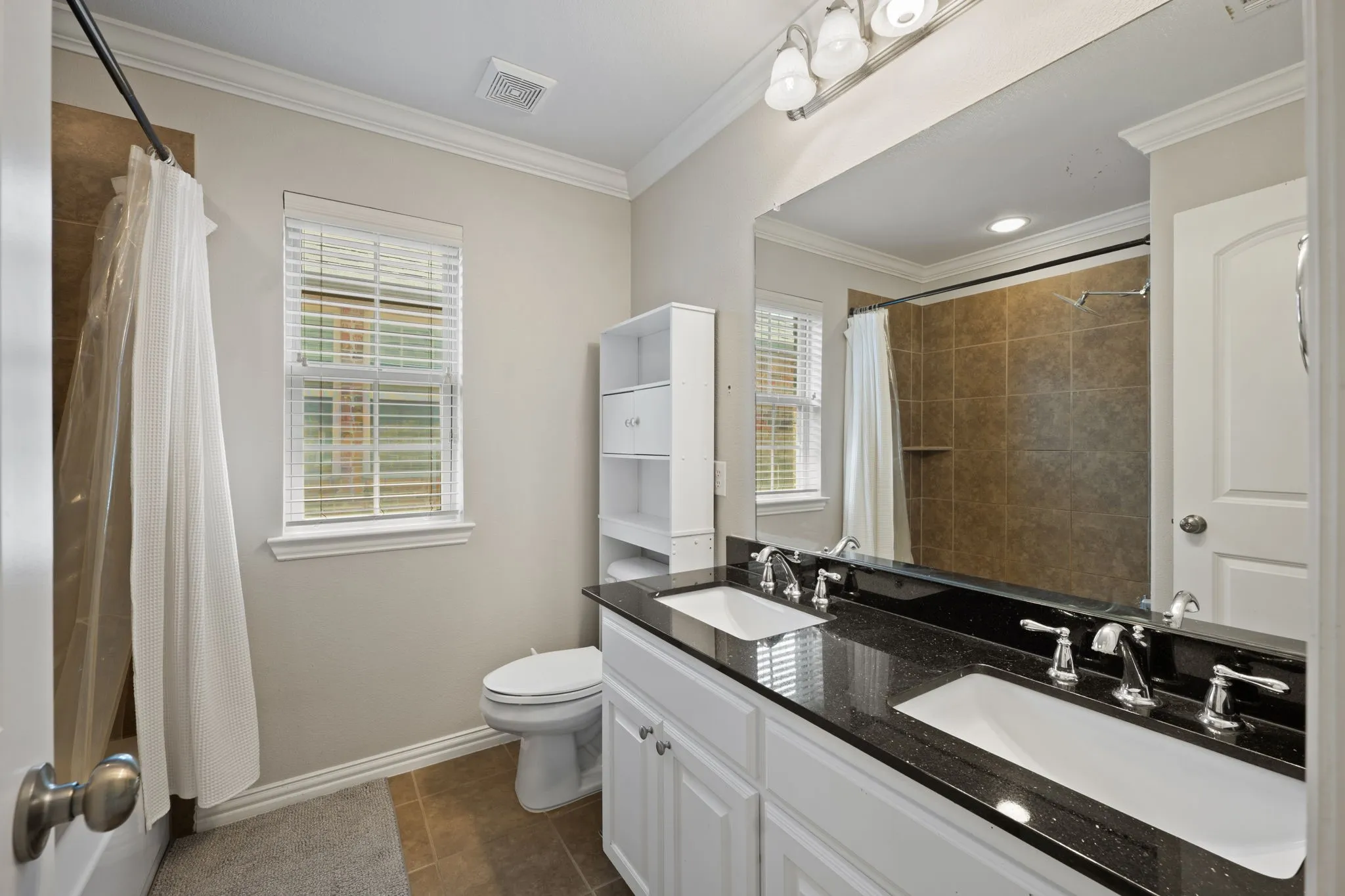 Single Family Residence For Sale in Denton County , 2528 Louis Lane, Lewisville, Texas 75056, 5 Bedroom, 4 Bathroom, 3 Garage spaces, 3,398 Sqft, built in 2011, mls#21358514, Real Estate Agent in Lewisville, Homes For Sale in Denton county, Homes For Sale in Lewisville, Realtor in Lewisville Texas, Real Estate Brokerage Independent Realty Texas, Luminita Cordes Realtor