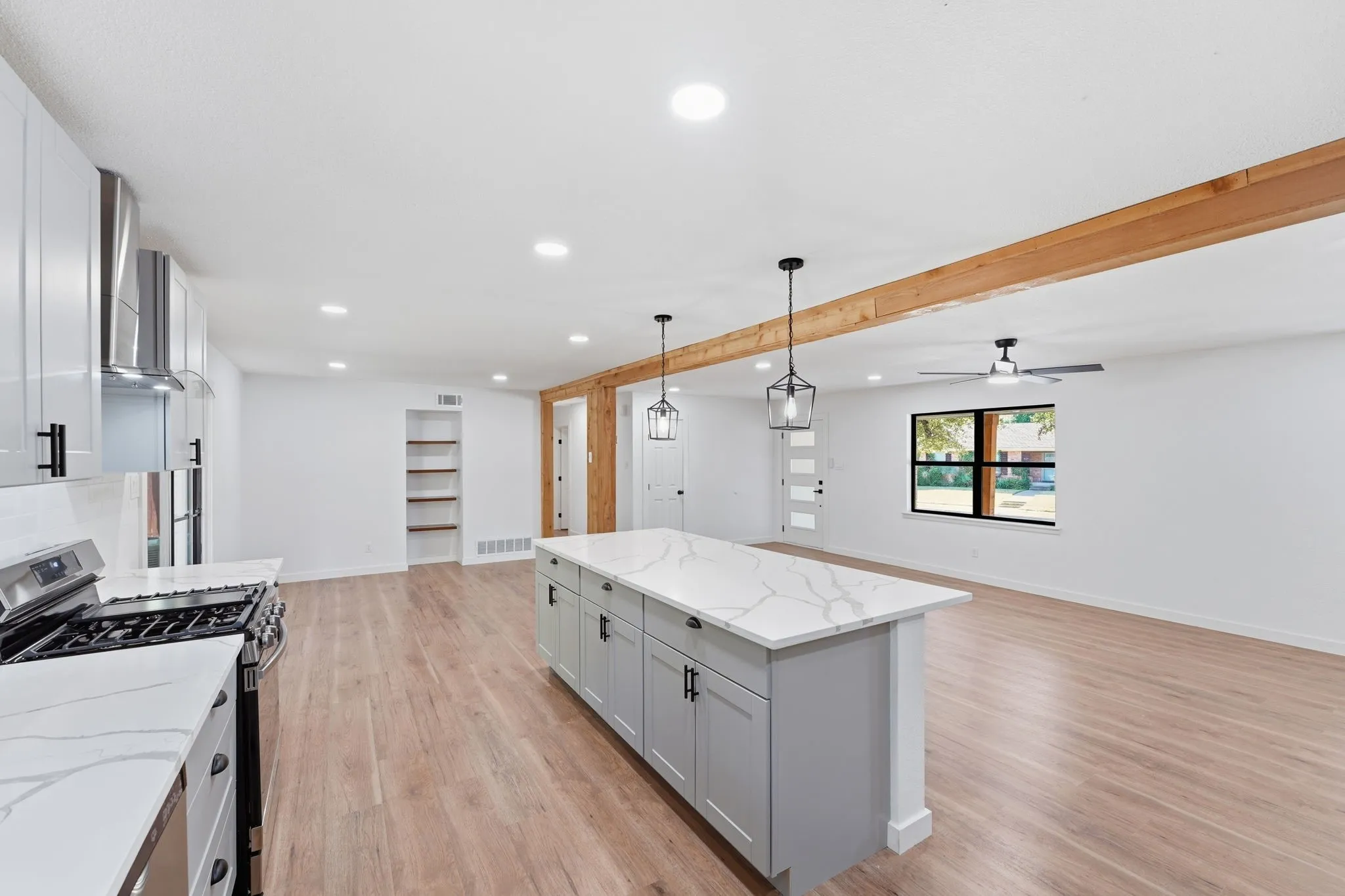 Single Family Residence For Sale in Dallas County , 802 Ranier Circle, Garland, Texas 75041, 3 Bedroom, 2 Bathroom, 2 Garage spaces, 1,568 Sqft, built in 1958, mls#21358701, Real Estate Agent in Garland, Homes For Sale in Dallas county, Homes For Sale in Garland, Realtor in Garland Texas, Real Estate Brokerage Independent Realty Texas, Luminita Cordes Realtor