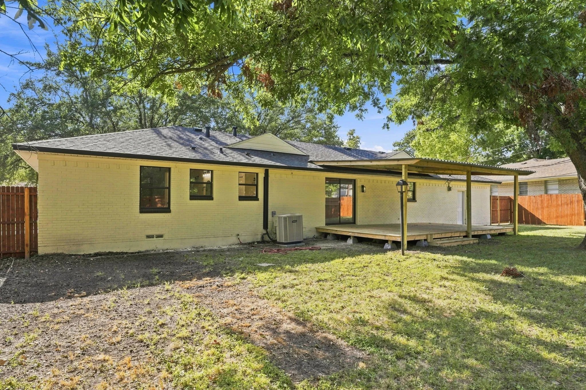 Single Family Residence For Sale in Dallas County , 802 Ranier Circle, Garland, Texas 75041, 3 Bedroom, 2 Bathroom, 2 Garage spaces, 1,568 Sqft, built in 1958, mls#21358701, Real Estate Agent in Garland, Homes For Sale in Dallas county, Homes For Sale in Garland, Realtor in Garland Texas, Real Estate Brokerage Independent Realty Texas, Luminita Cordes Realtor