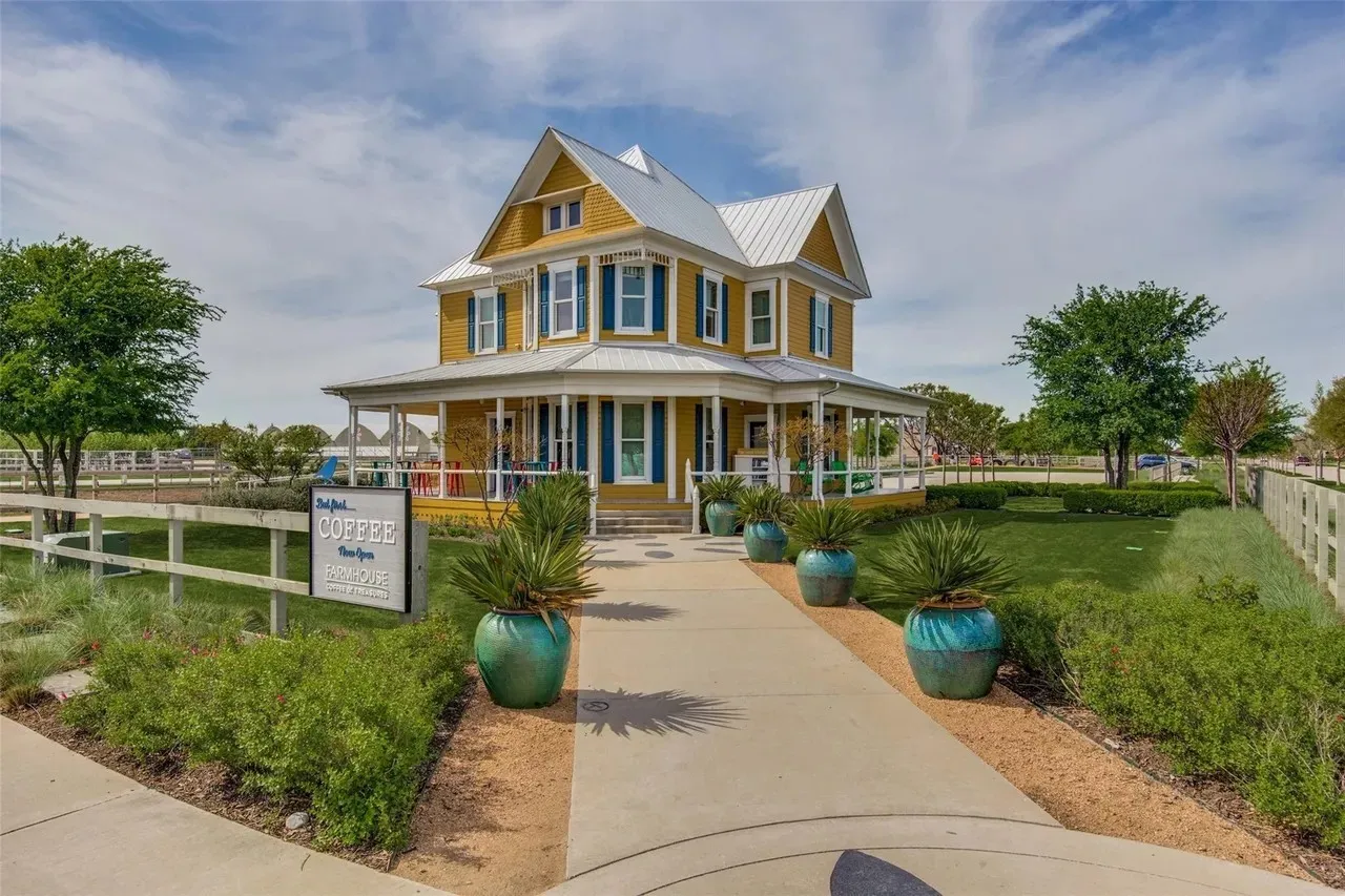 Single Family Residence For Rent in Denton County , 1809 6th Street, Argyle, Texas 76226, 4 Bedroom, 2 Bathroom, 3 Garage spaces, 2,106 Sqft, built in 2015, Price $3,600, mls#21350189, Real Estate Agent in Argyle, Homes For Rent in Denton county, Homes For Rent in Argyle, Realtor in Argyle Texas, Real Estate Brokerage Independent Realty Texas, Luminita Cordes Realtor