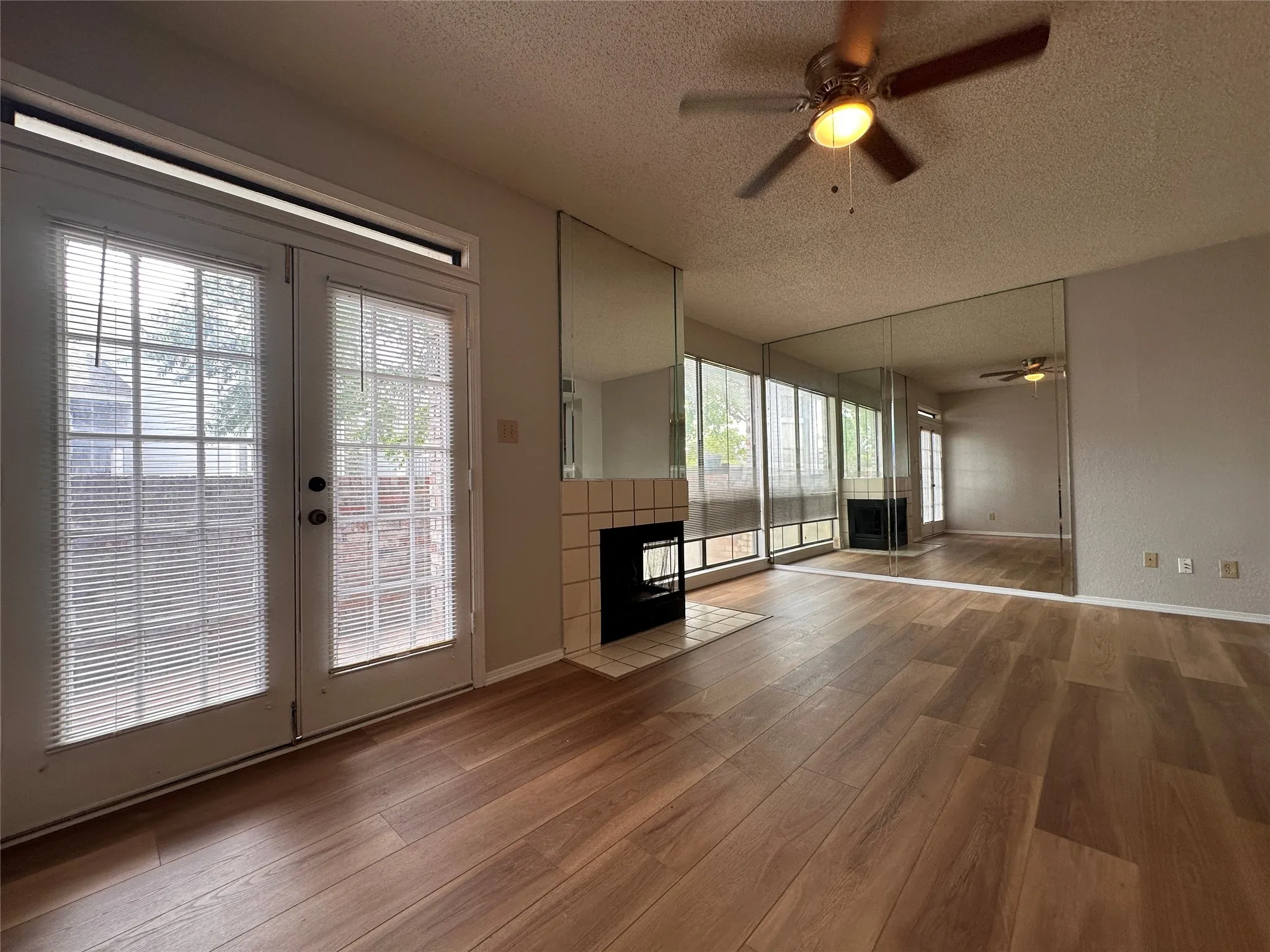 Condominium For Rent in Dallas County , 3416 Country Club Drive W 123, Irving, Texas 75038, 1 Bedroom, 1 Bathroom, Garage spaces, 760 Sqft, built in 1983, mls#21358698, Real Estate Agent in Irving, Homes For Rent in Dallas county, Homes For Rent in Irving, Realtor in Irving Texas, Real Estate Brokerage Independent Realty Texas, Luminita Cordes Realtor