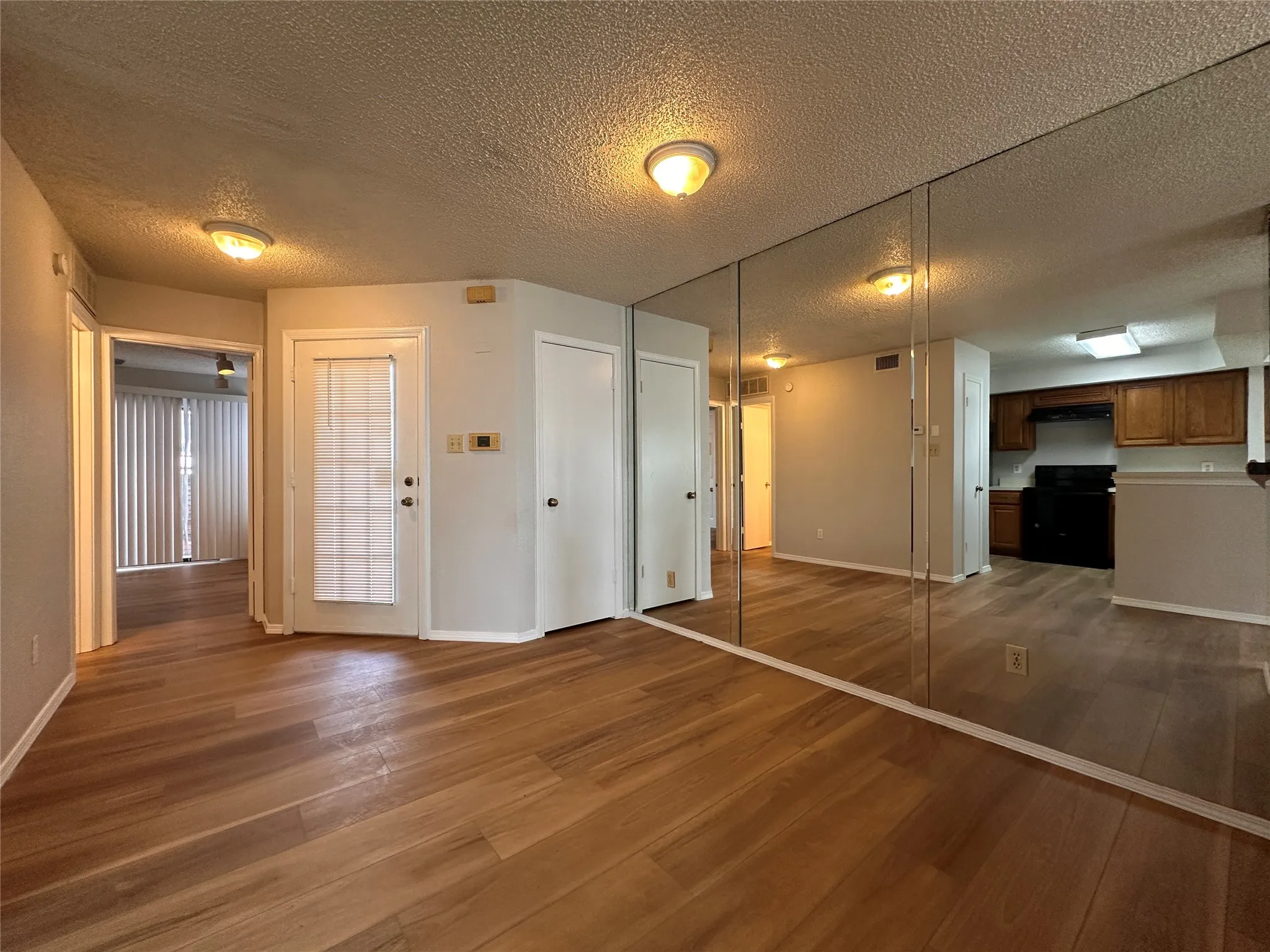 Condominium For Rent in Dallas County , 3416 Country Club Drive W 123, Irving, Texas 75038, 1 Bedroom, 1 Bathroom, Garage spaces, 760 Sqft, built in 1983, mls#21358698, Real Estate Agent in Irving, Homes For Rent in Dallas county, Homes For Rent in Irving, Realtor in Irving Texas, Real Estate Brokerage Independent Realty Texas, Luminita Cordes Realtor